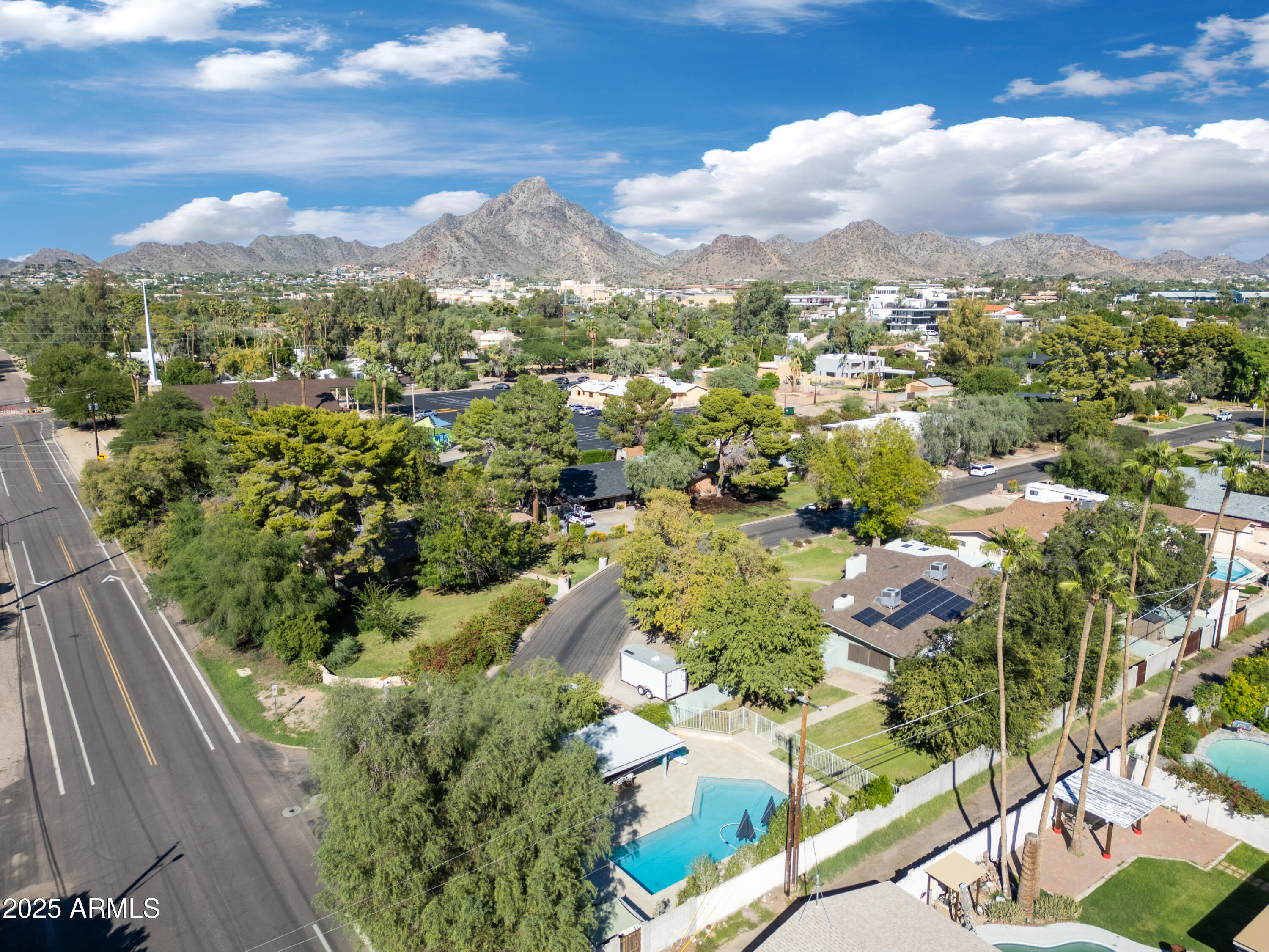 2007 E RANCHO Drive