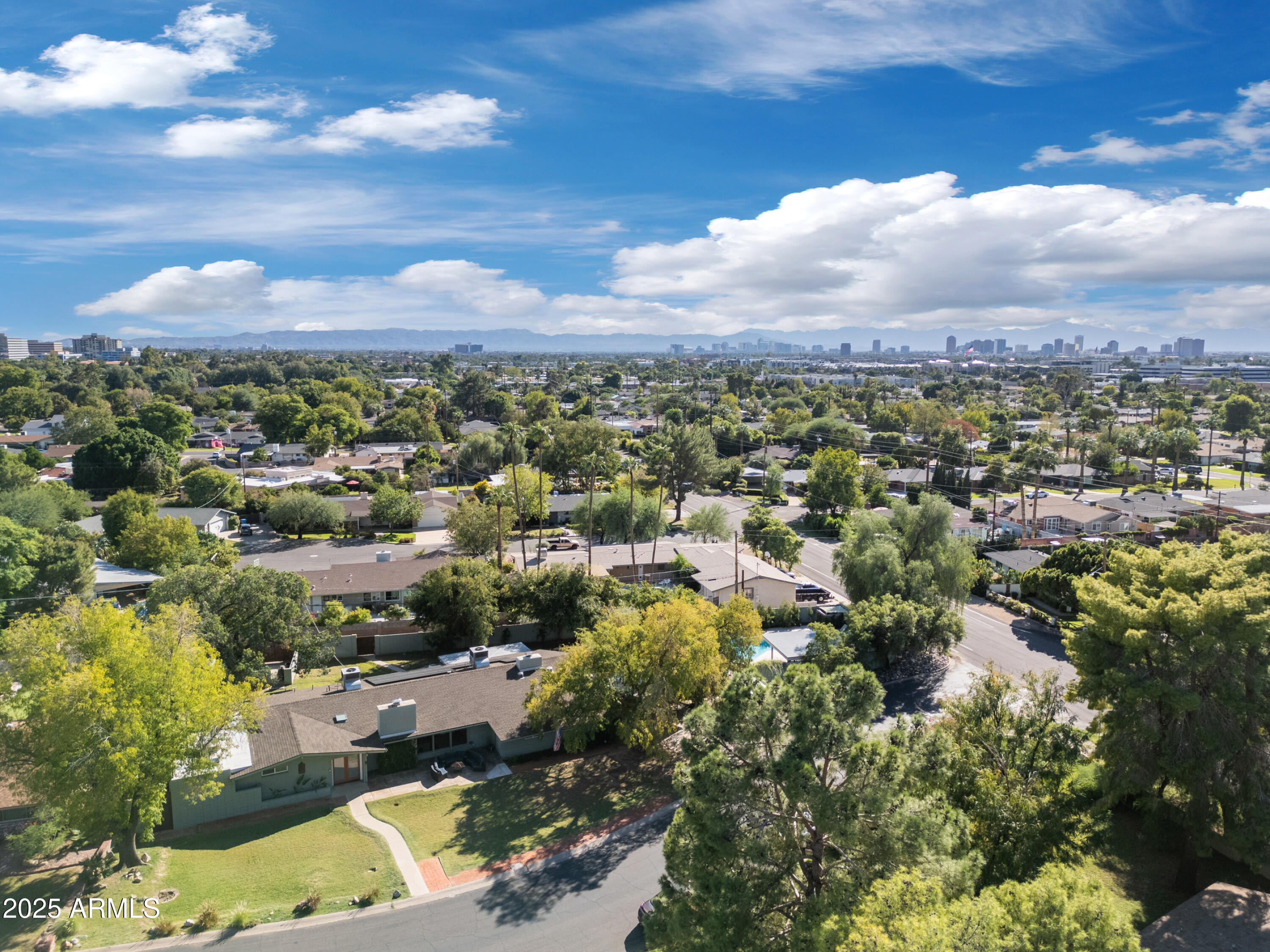 2007 E RANCHO Drive