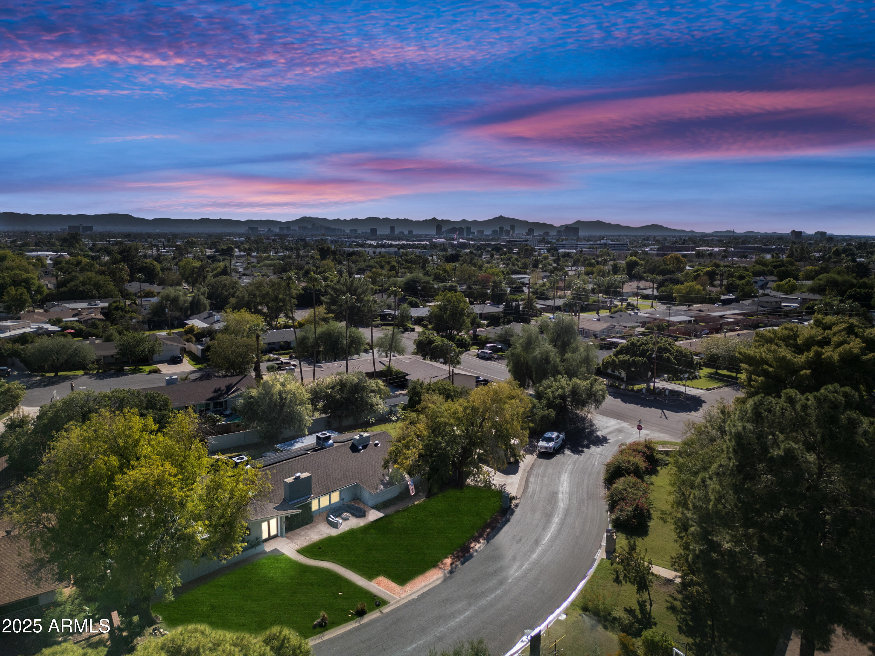 2007 E RANCHO Drive