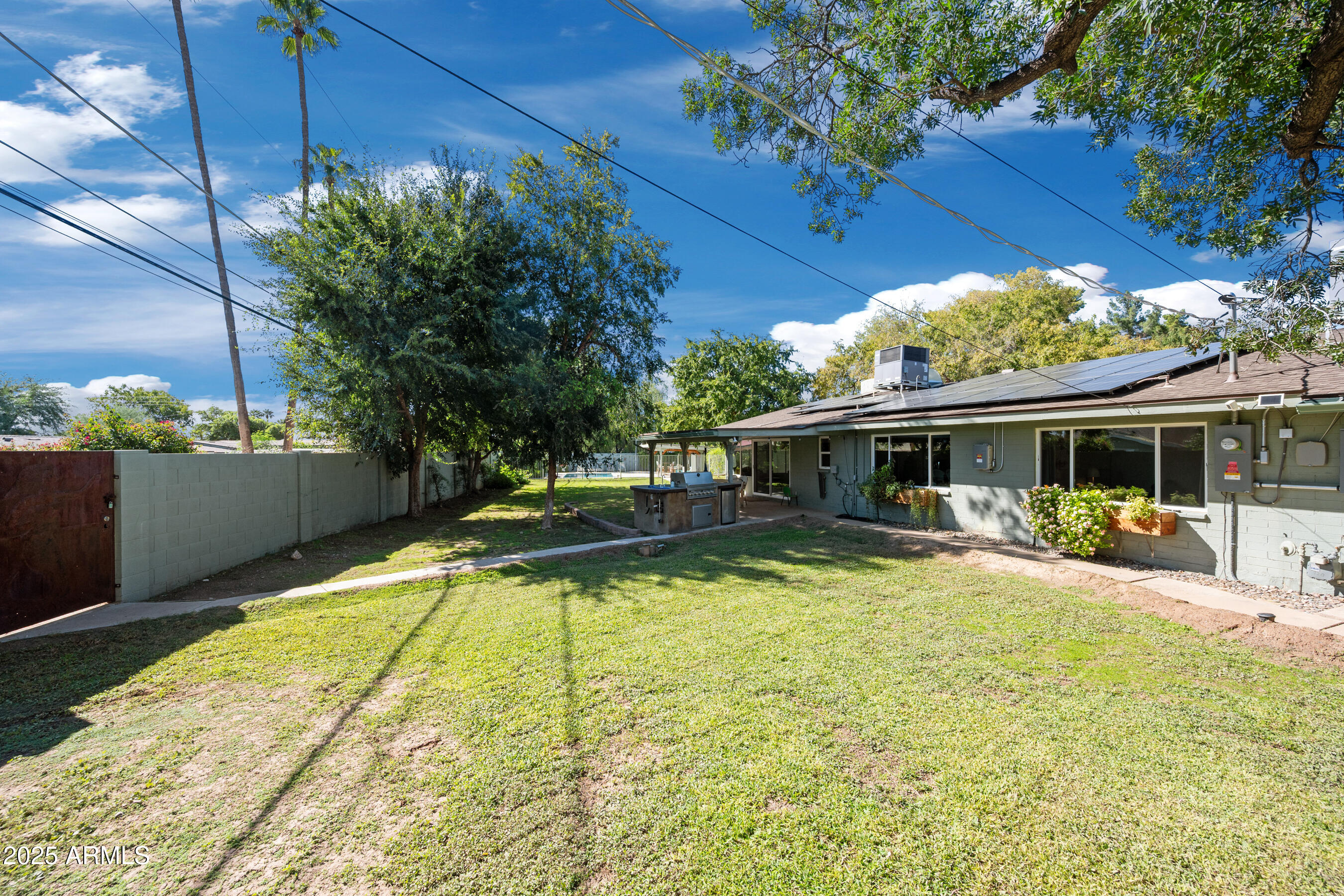 2007 E RANCHO Drive