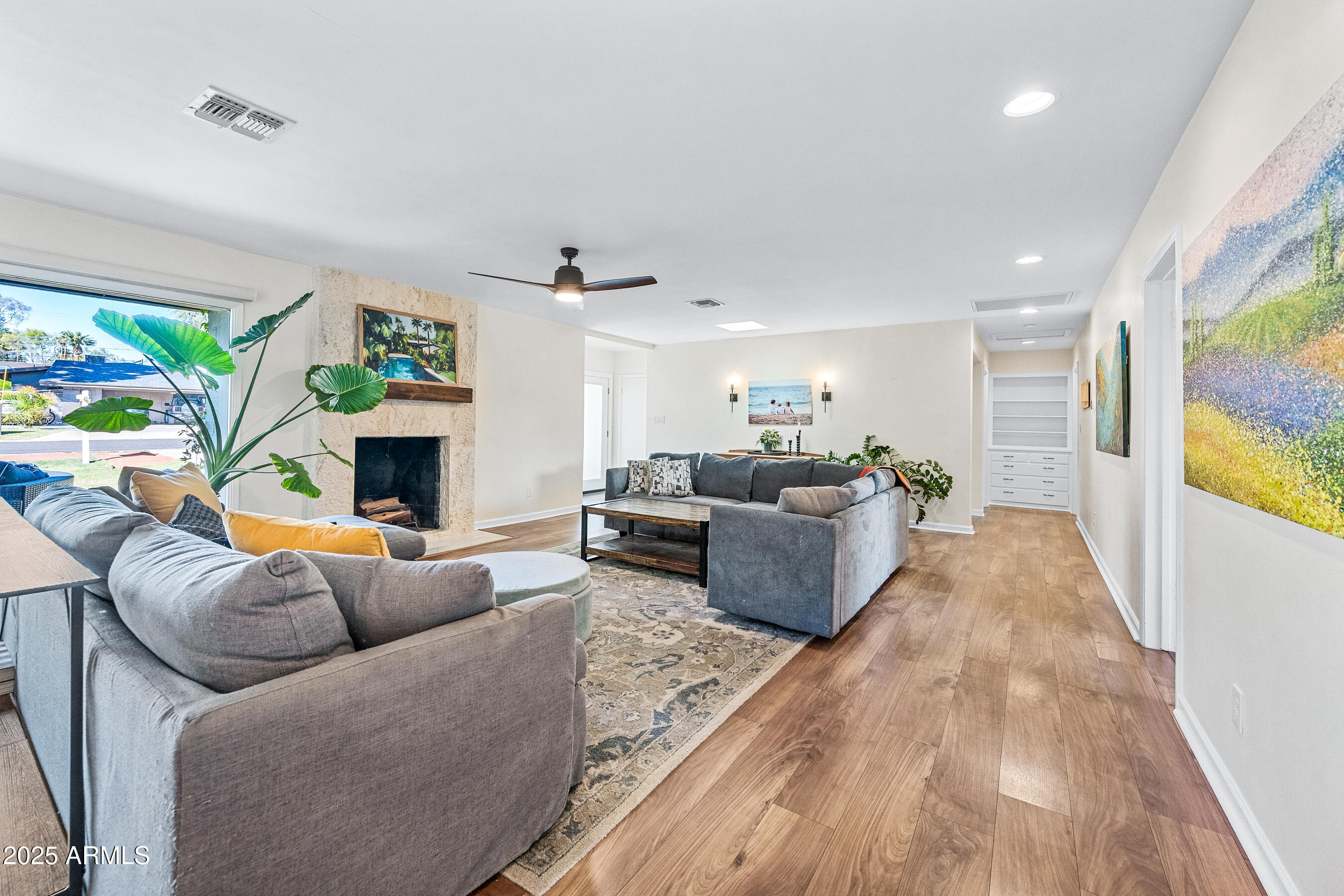2007 E RANCHO Drive