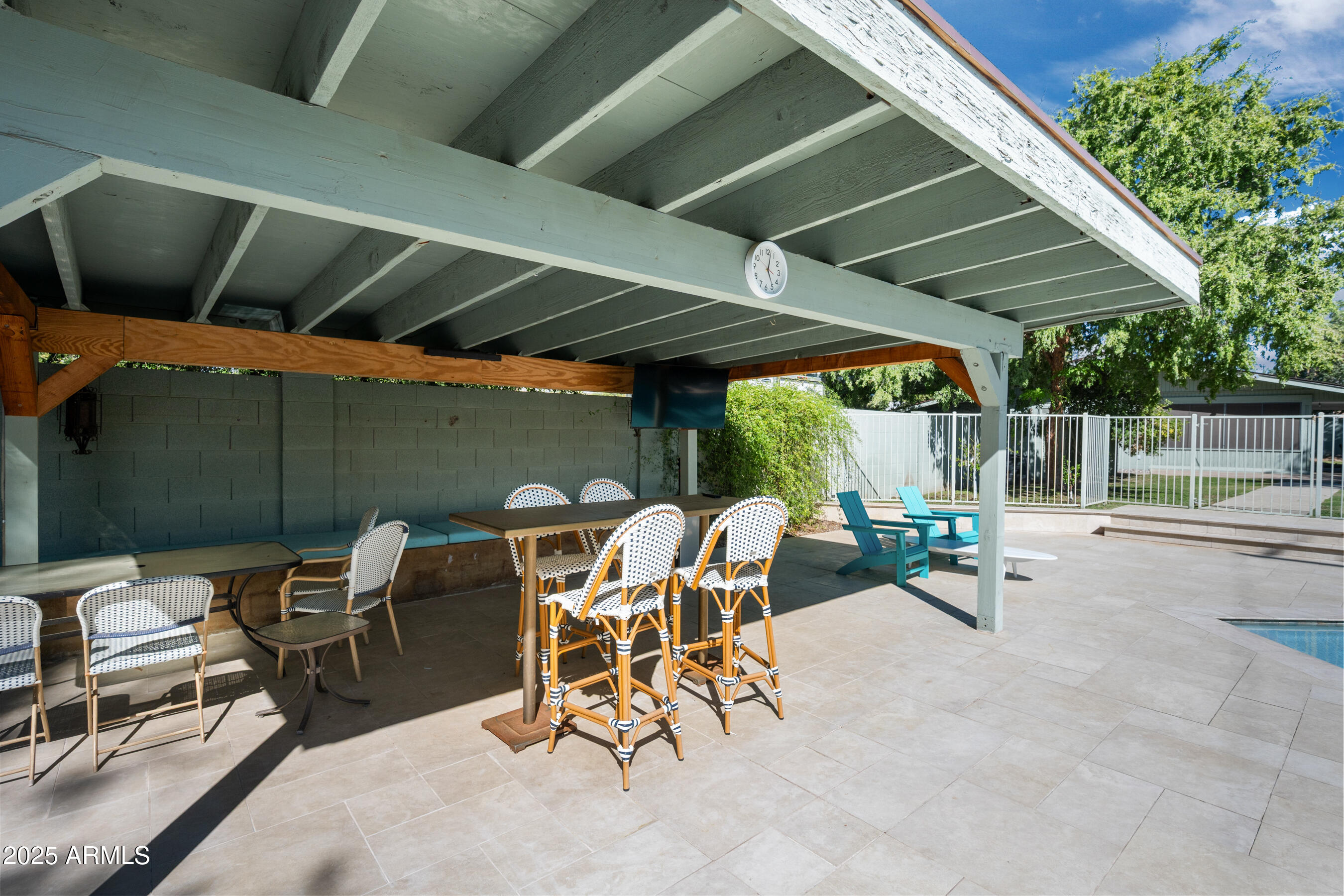 2007 E RANCHO Drive