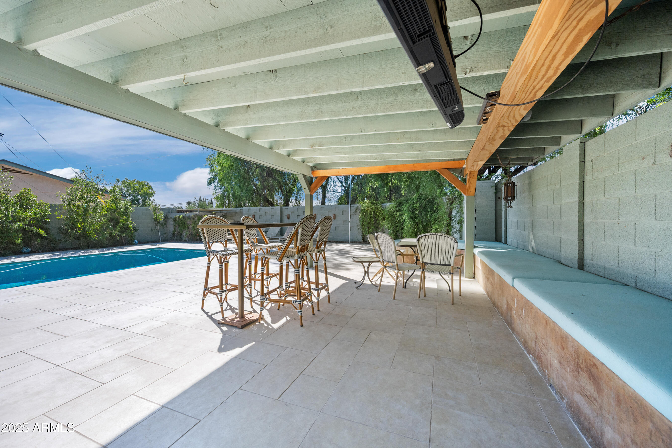 2007 E RANCHO Drive
