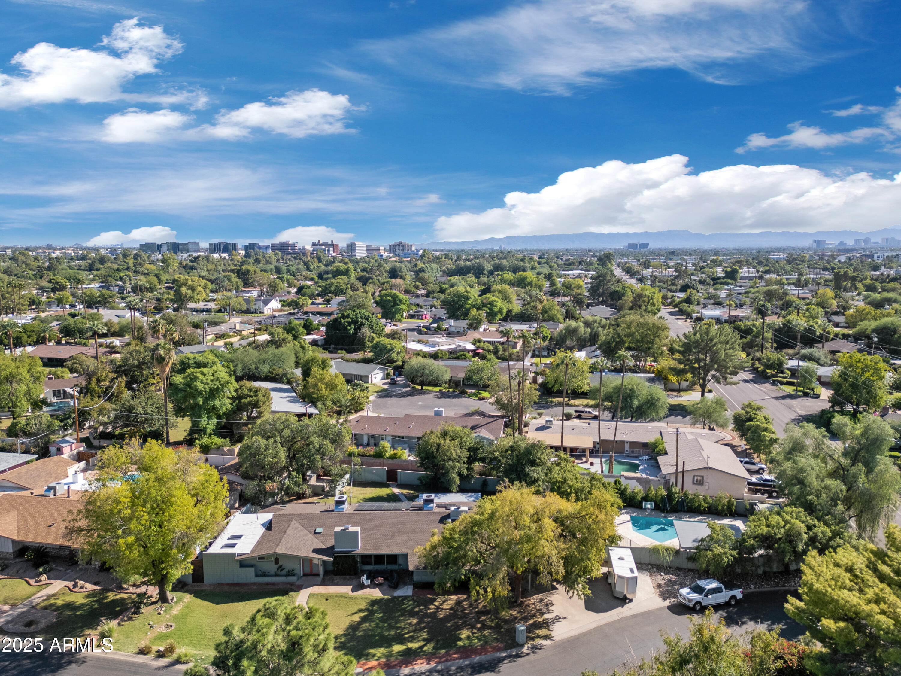 2007 E RANCHO Drive