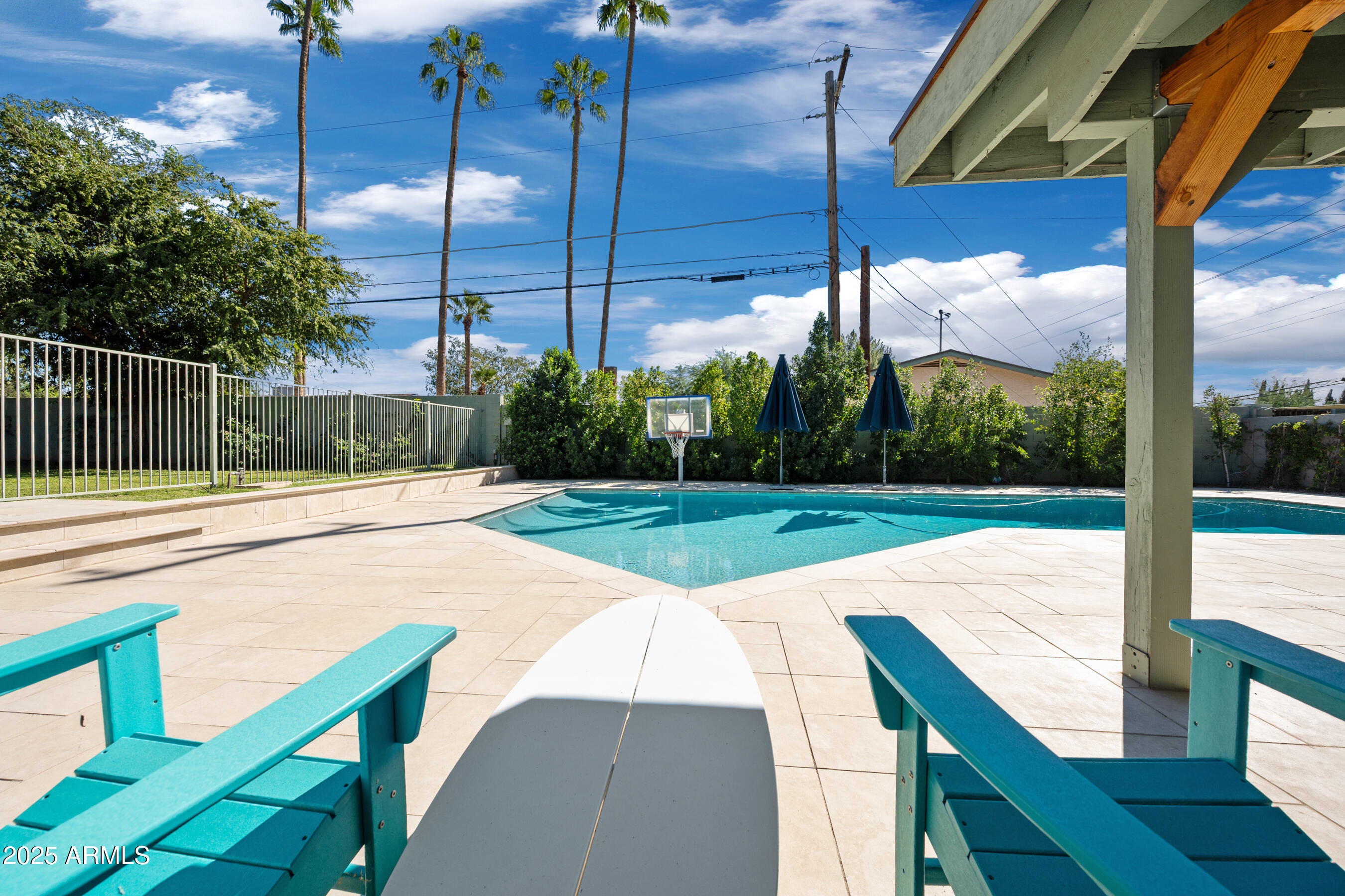 2007 E RANCHO Drive