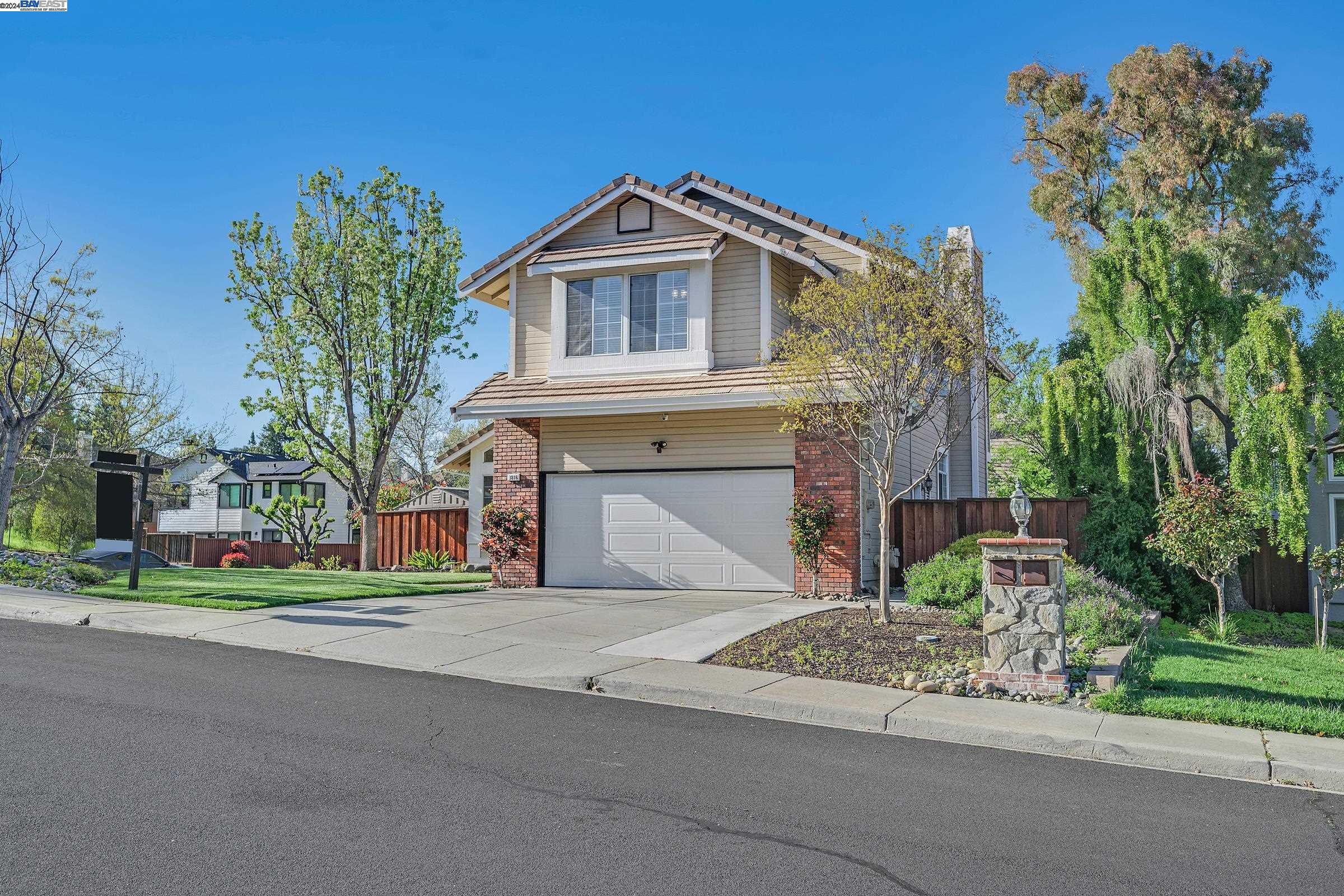 3816 Loch Lomand Way