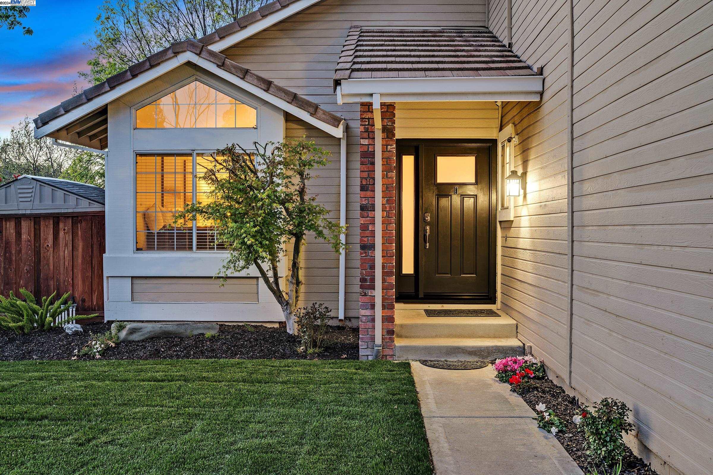 3816 Loch Lomand Way