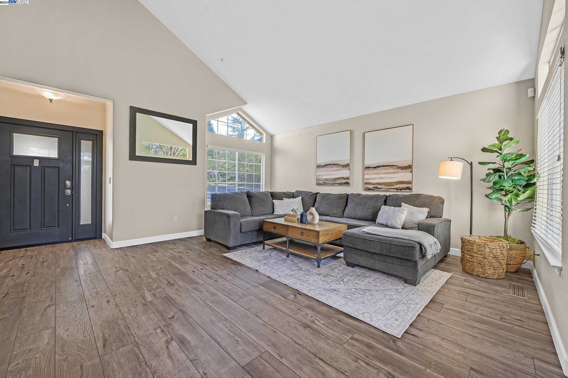 3816 Loch Lomand Way
