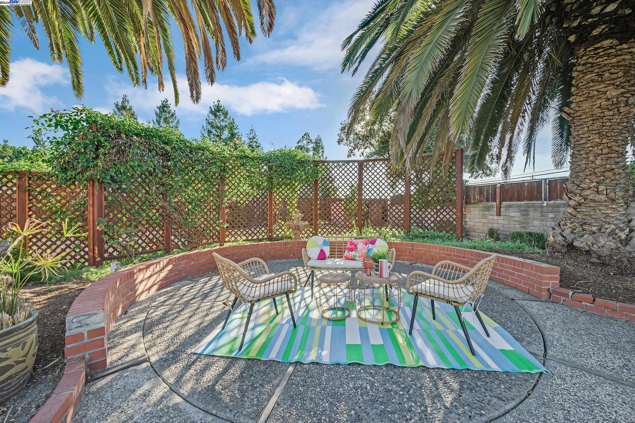 268 Louis Ct.