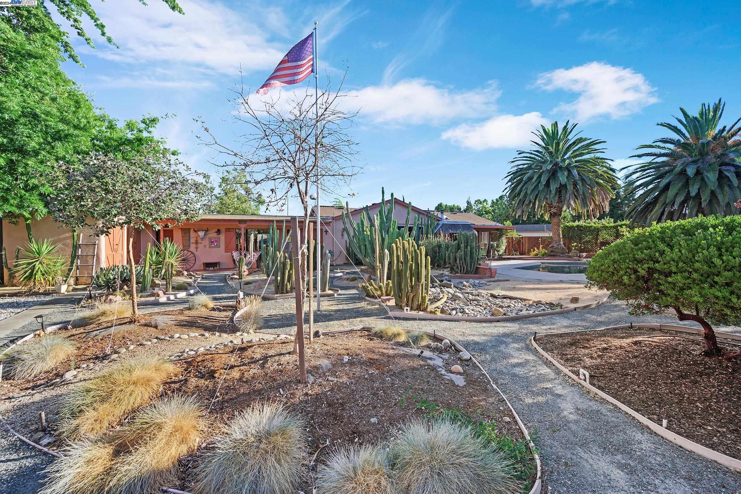268 Louis Ct.
