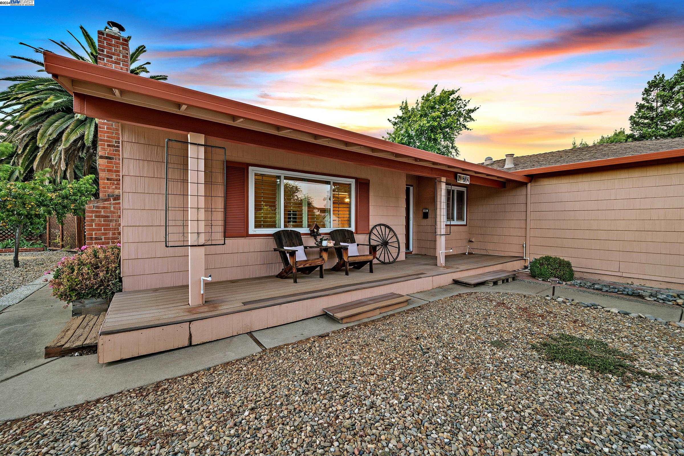 268 Louis Ct.