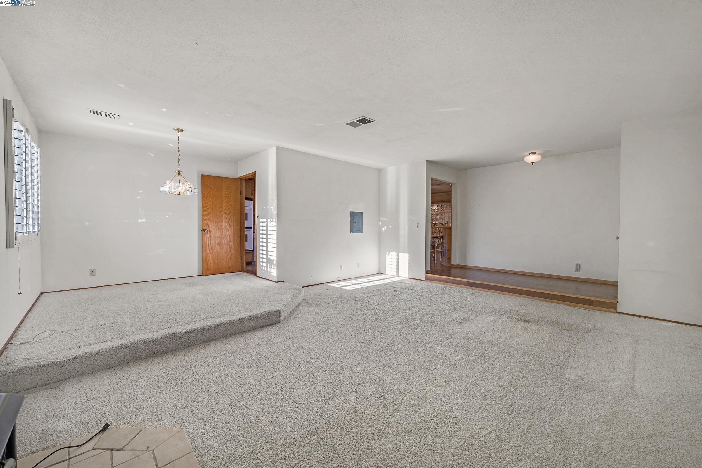 268 Louis Ct.