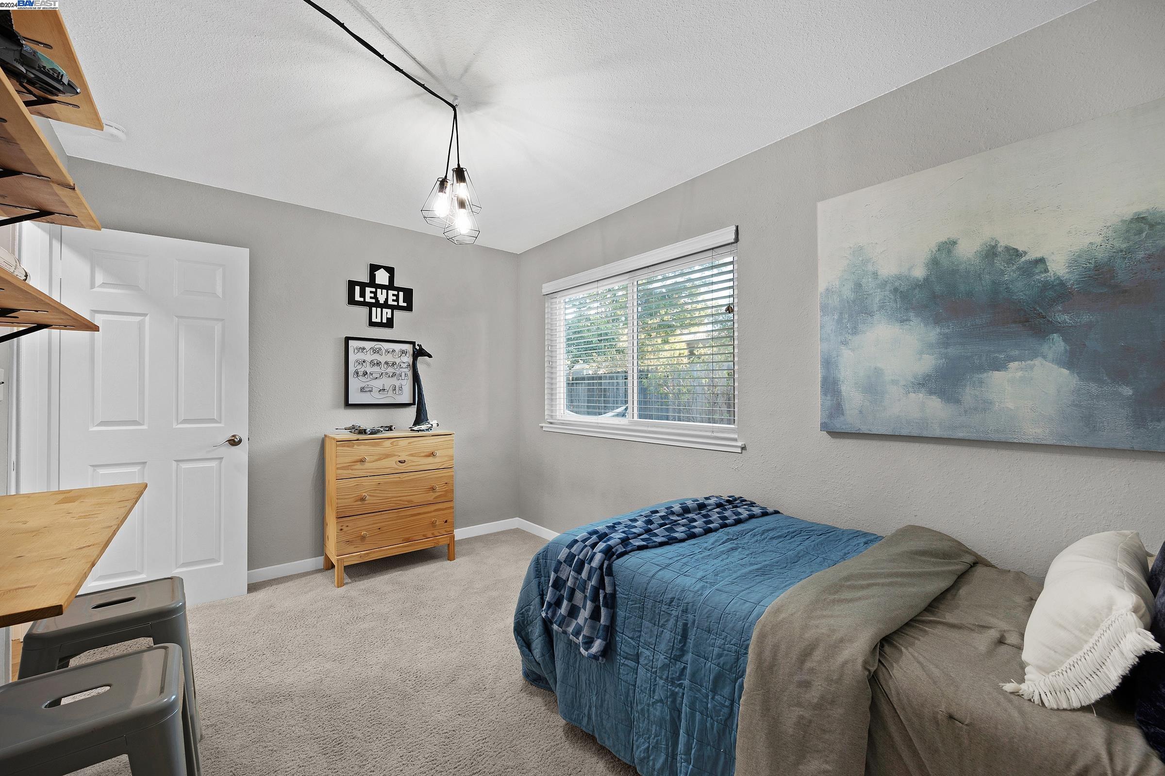 873 Debra St