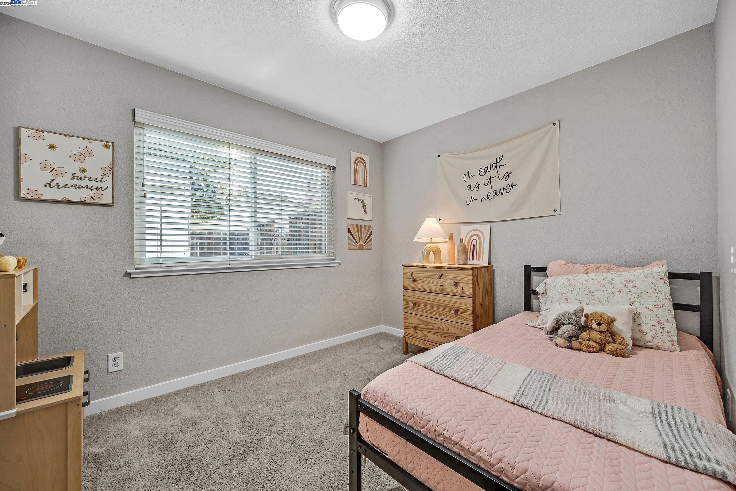 873 Debra St