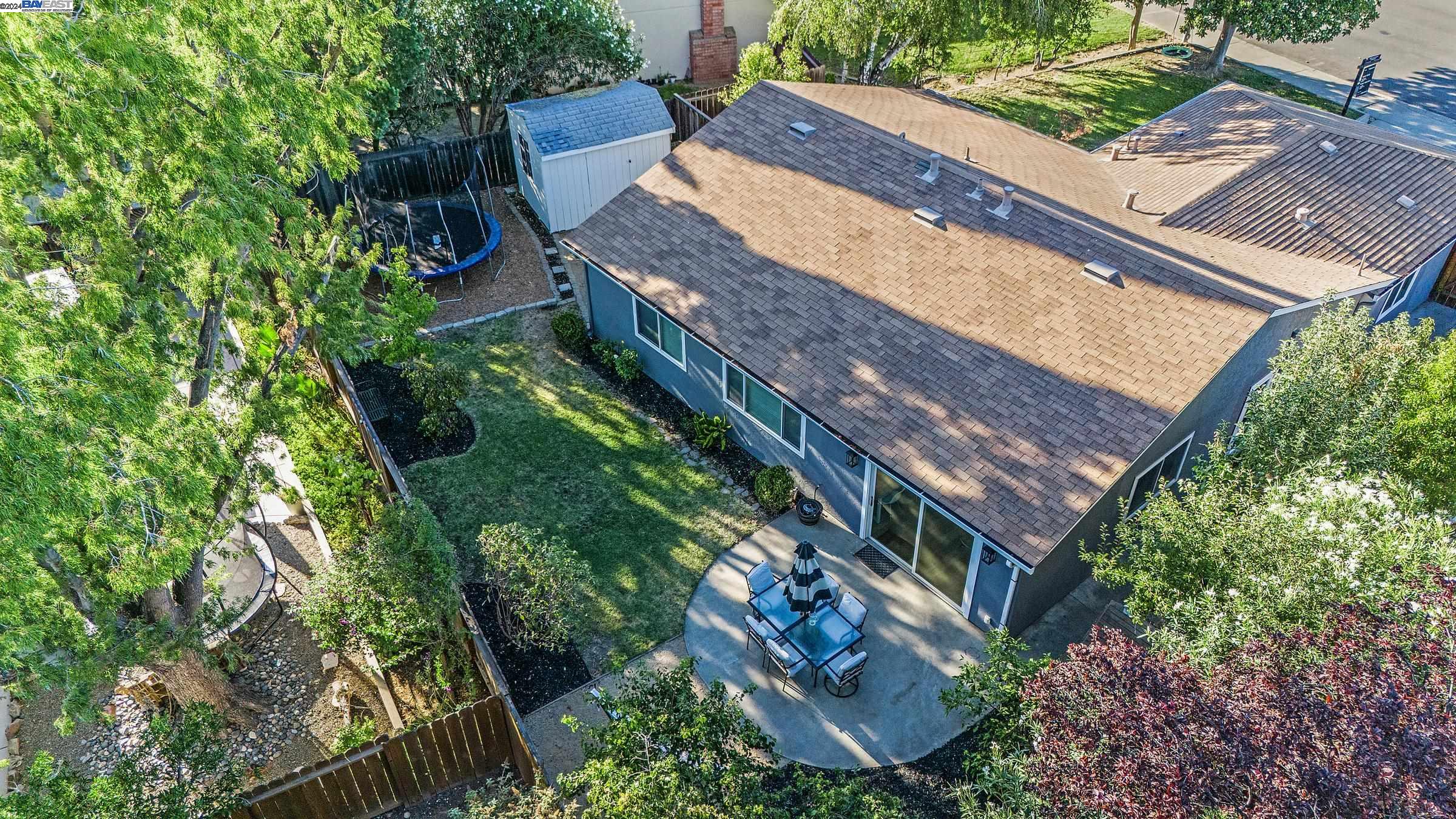 873 Debra St