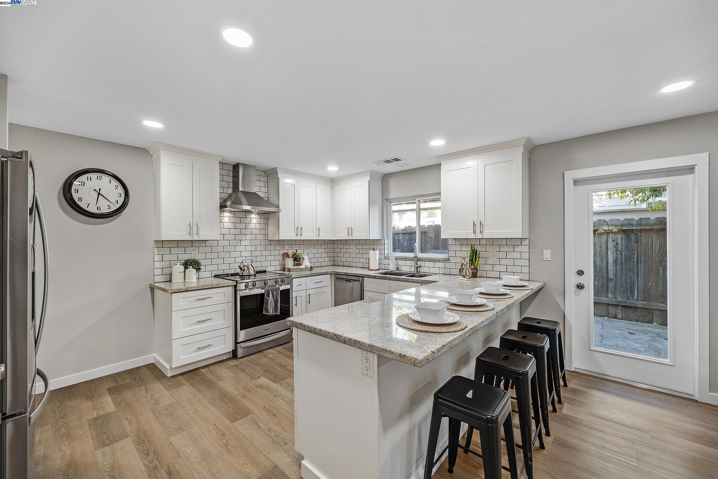 873 Debra St