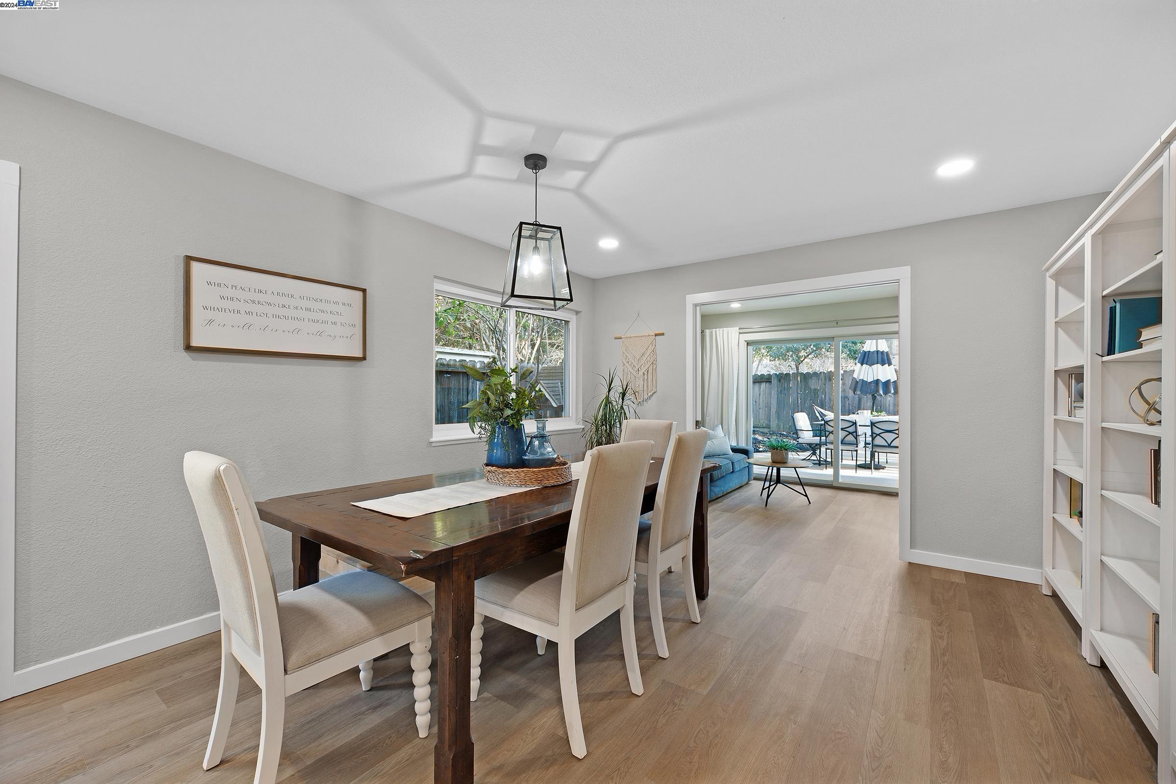 873 Debra St
