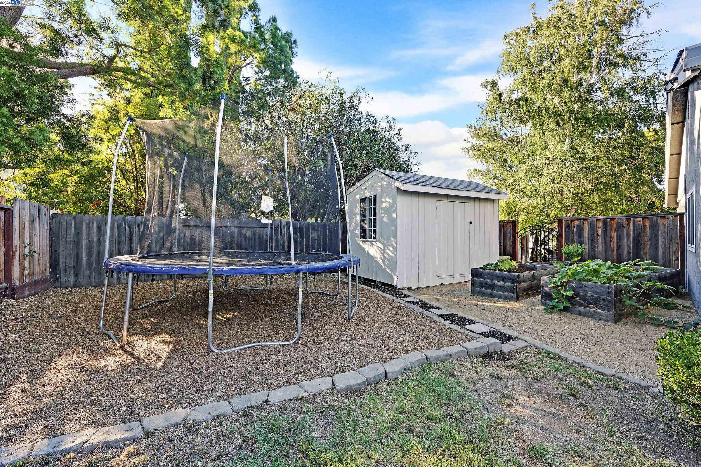 873 Debra St