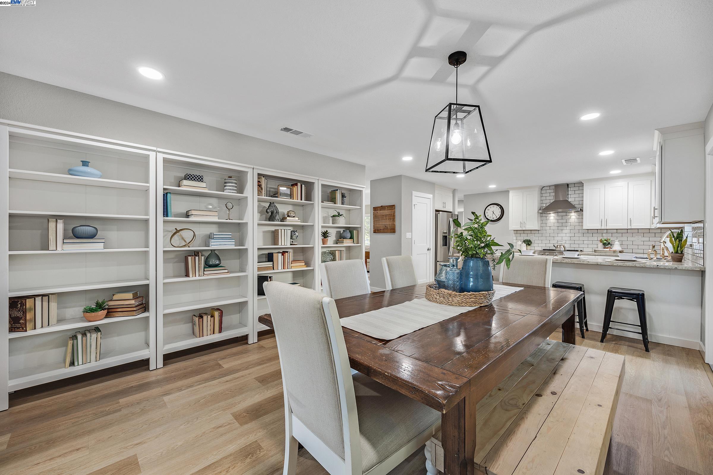 873 Debra St