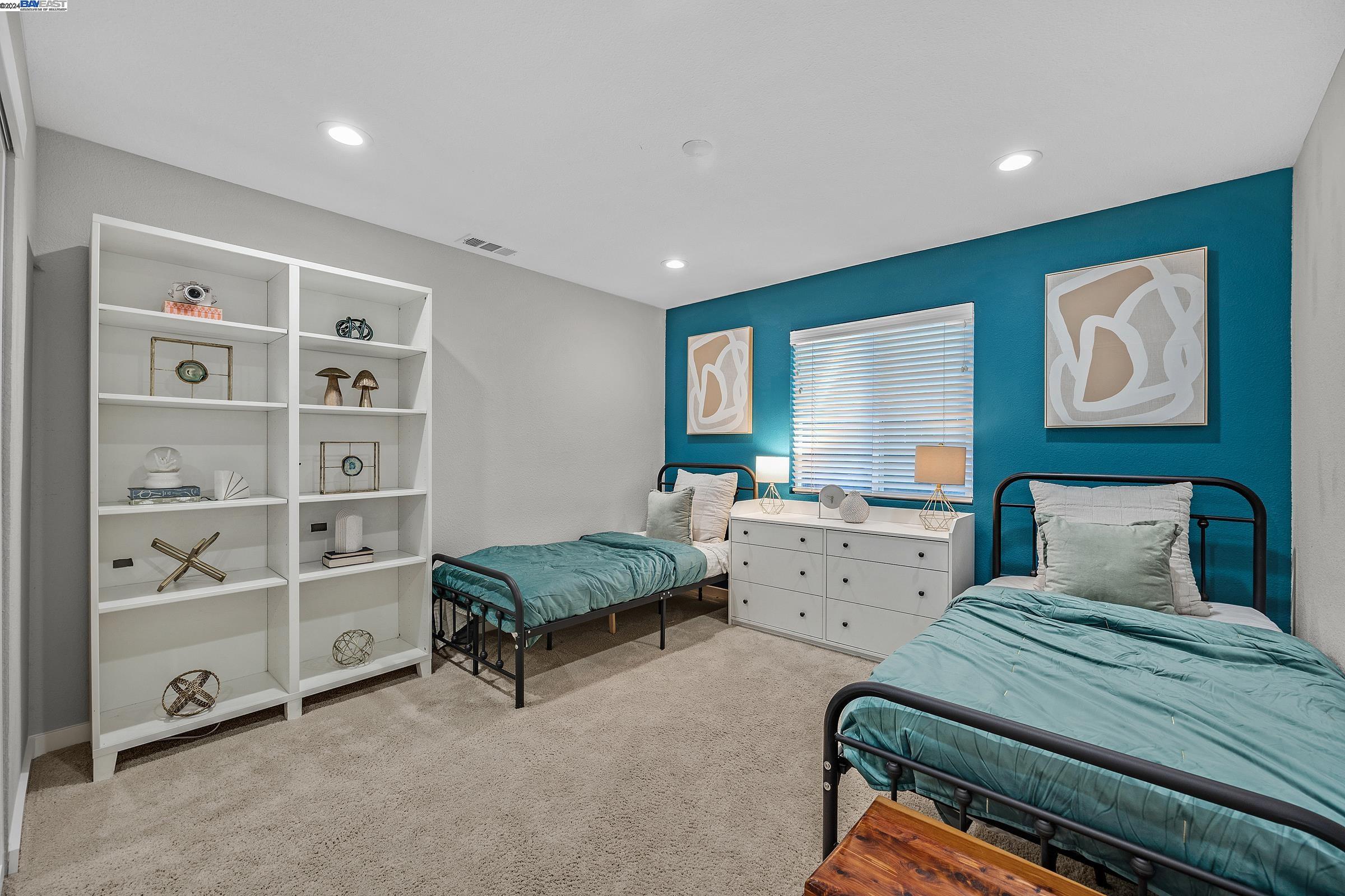 873 Debra St