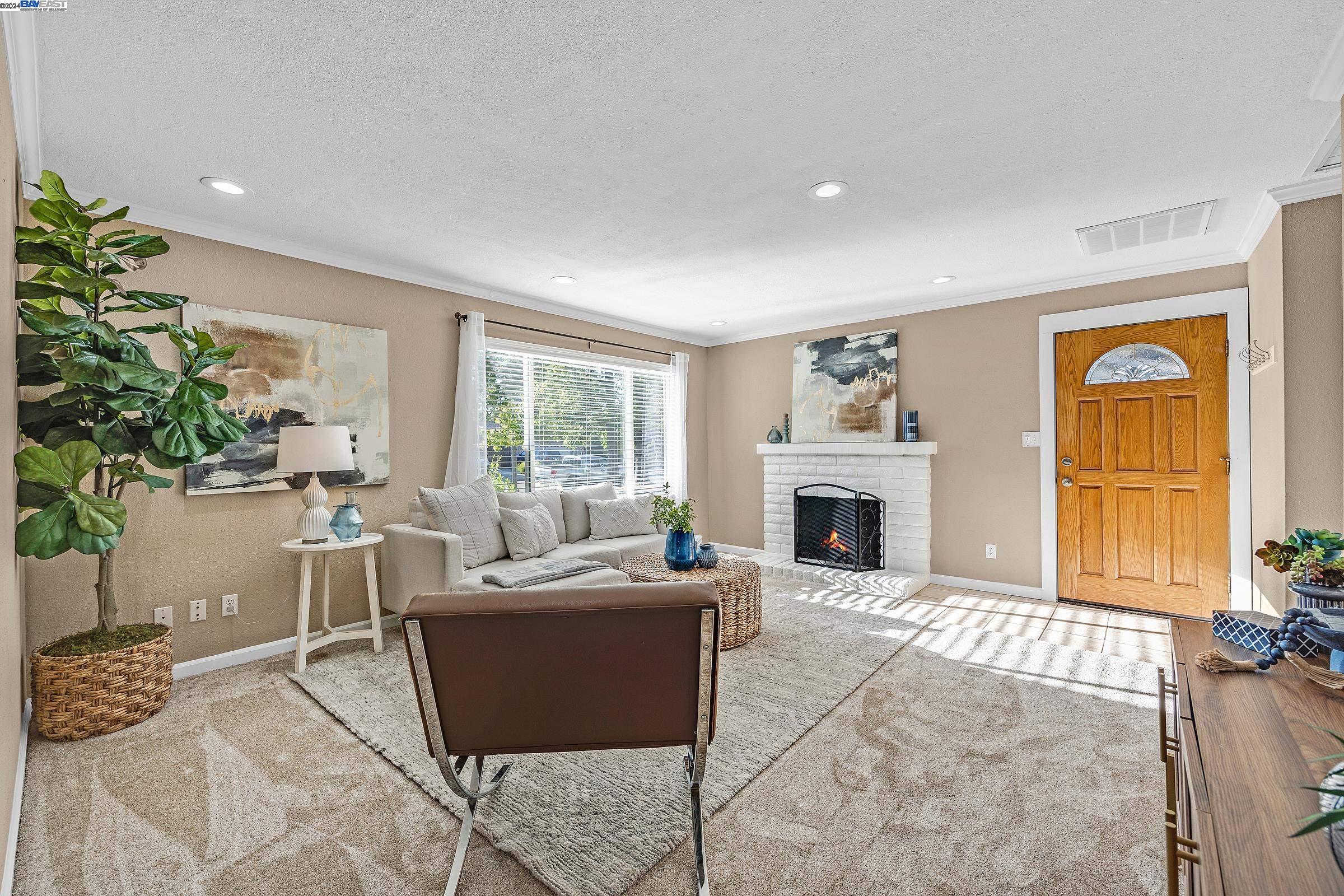 704 Debra St.