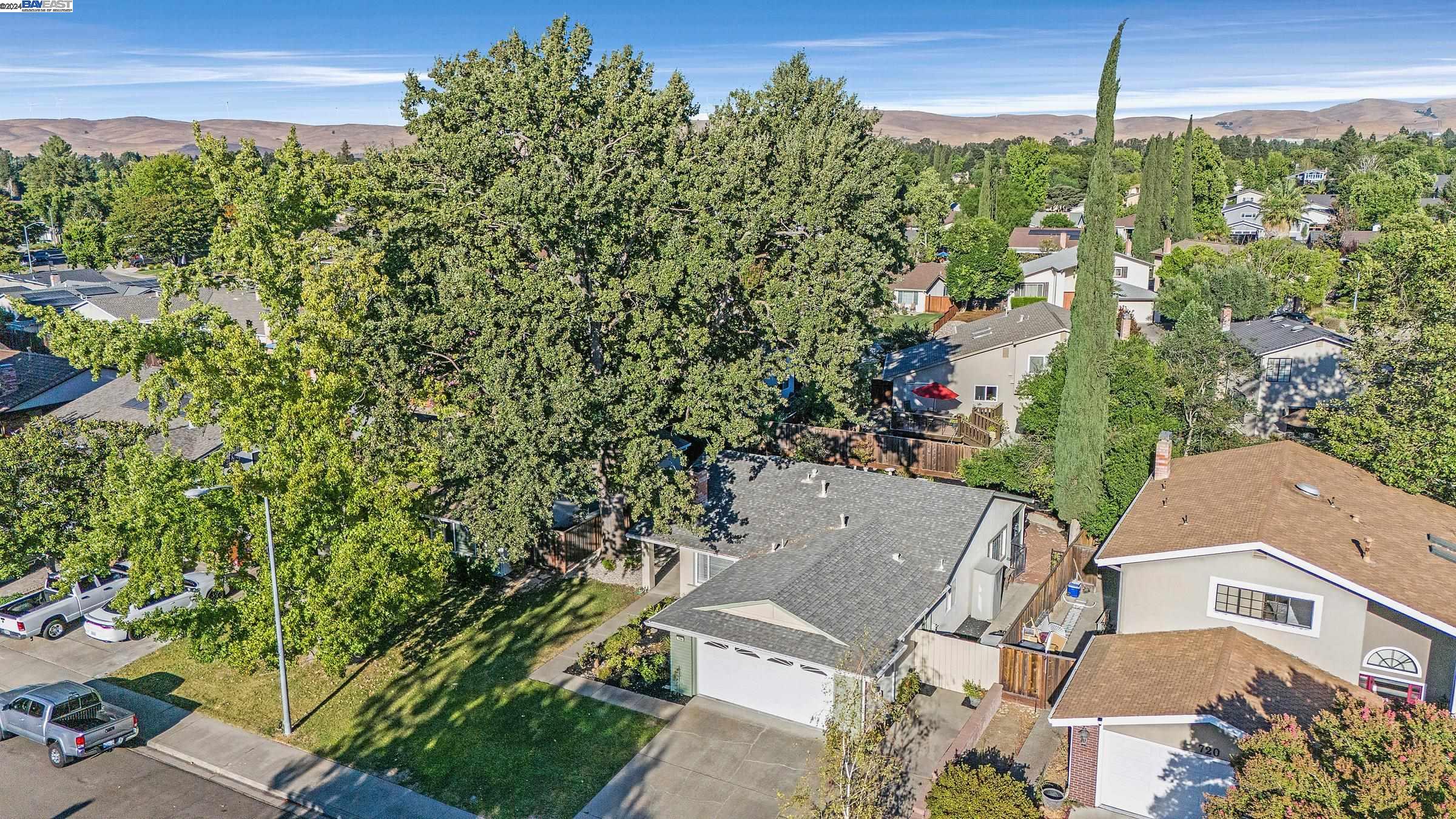 704 Debra St.