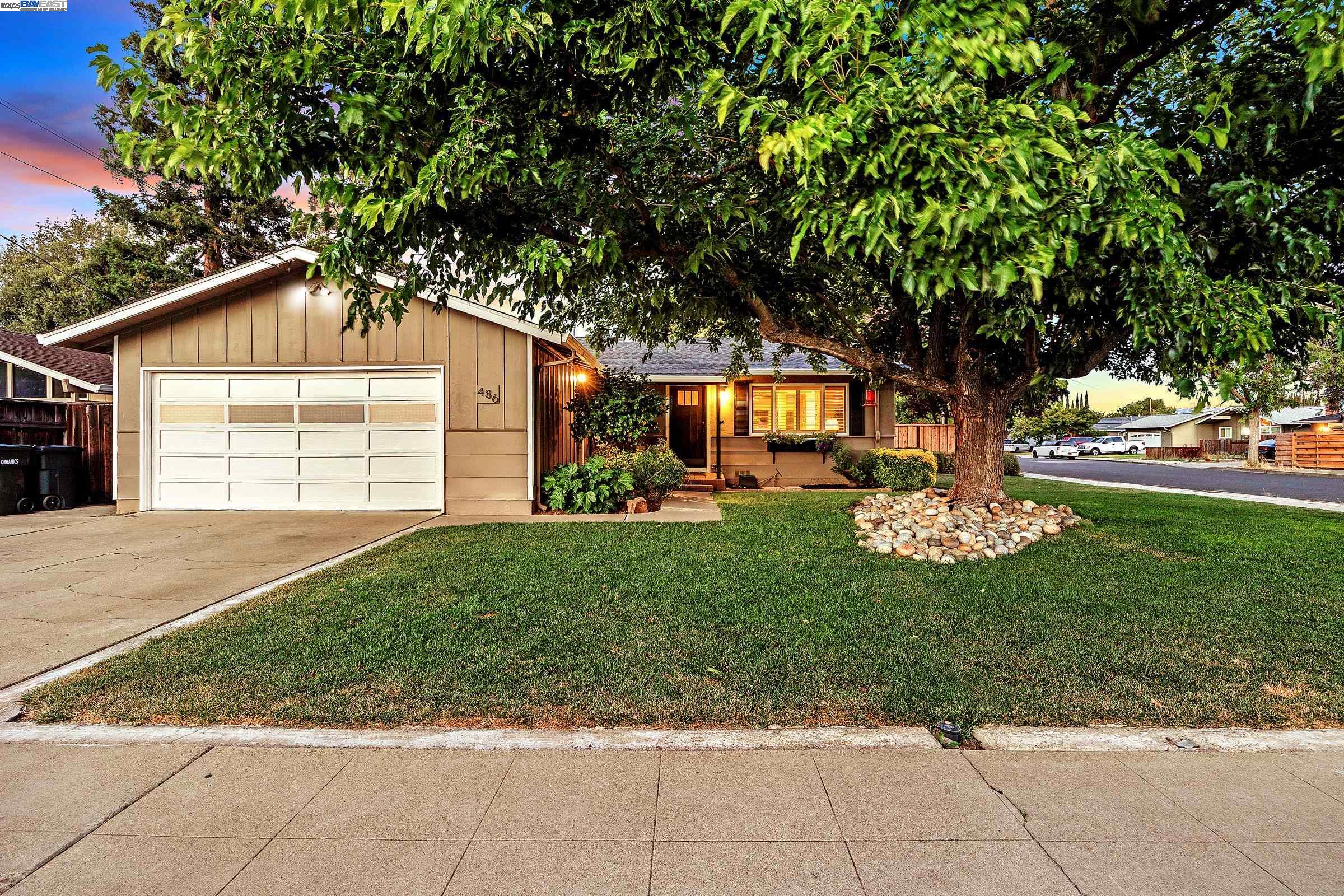 486 Hillcrest Ave