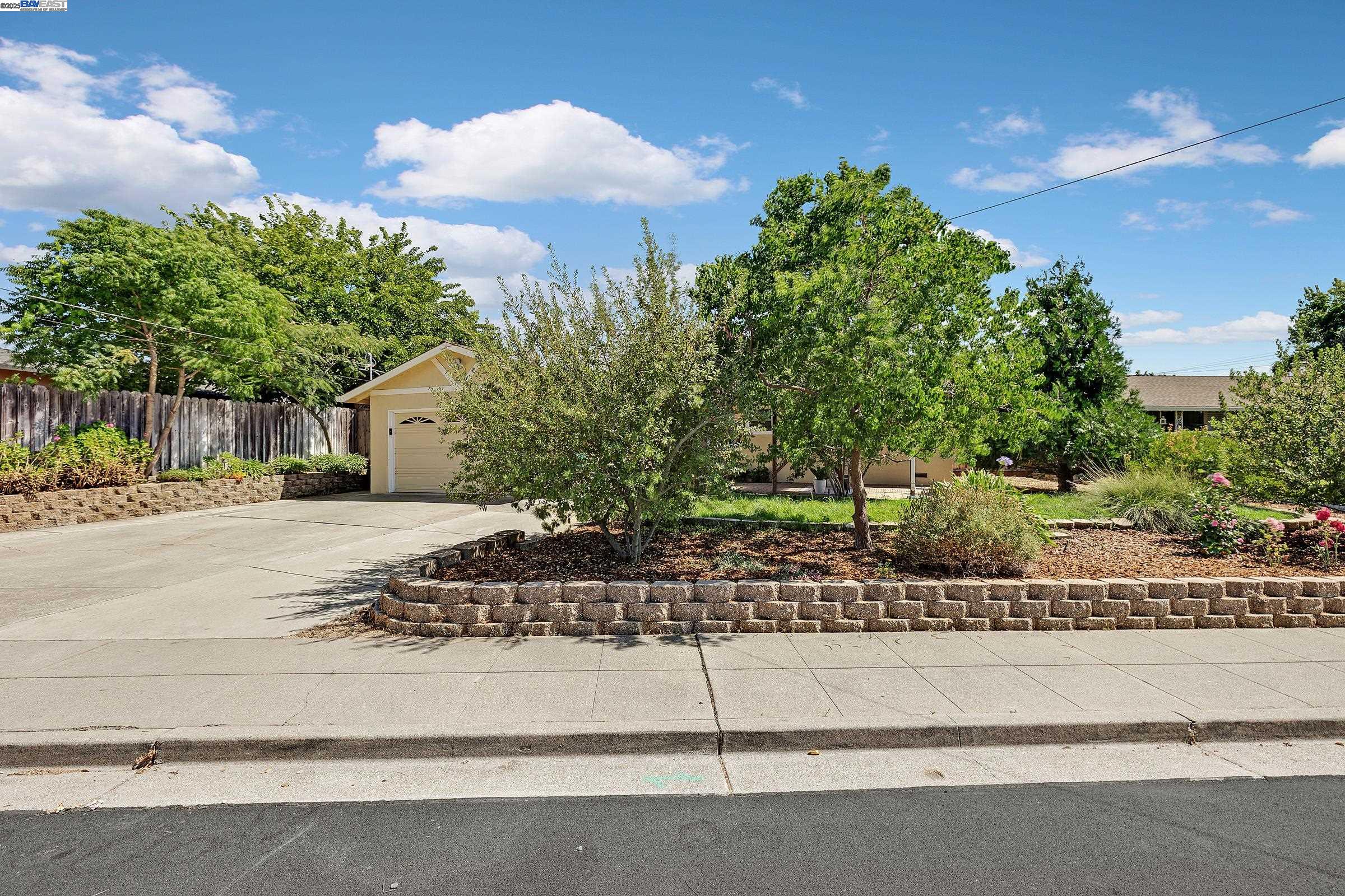 765 Moraga Drive