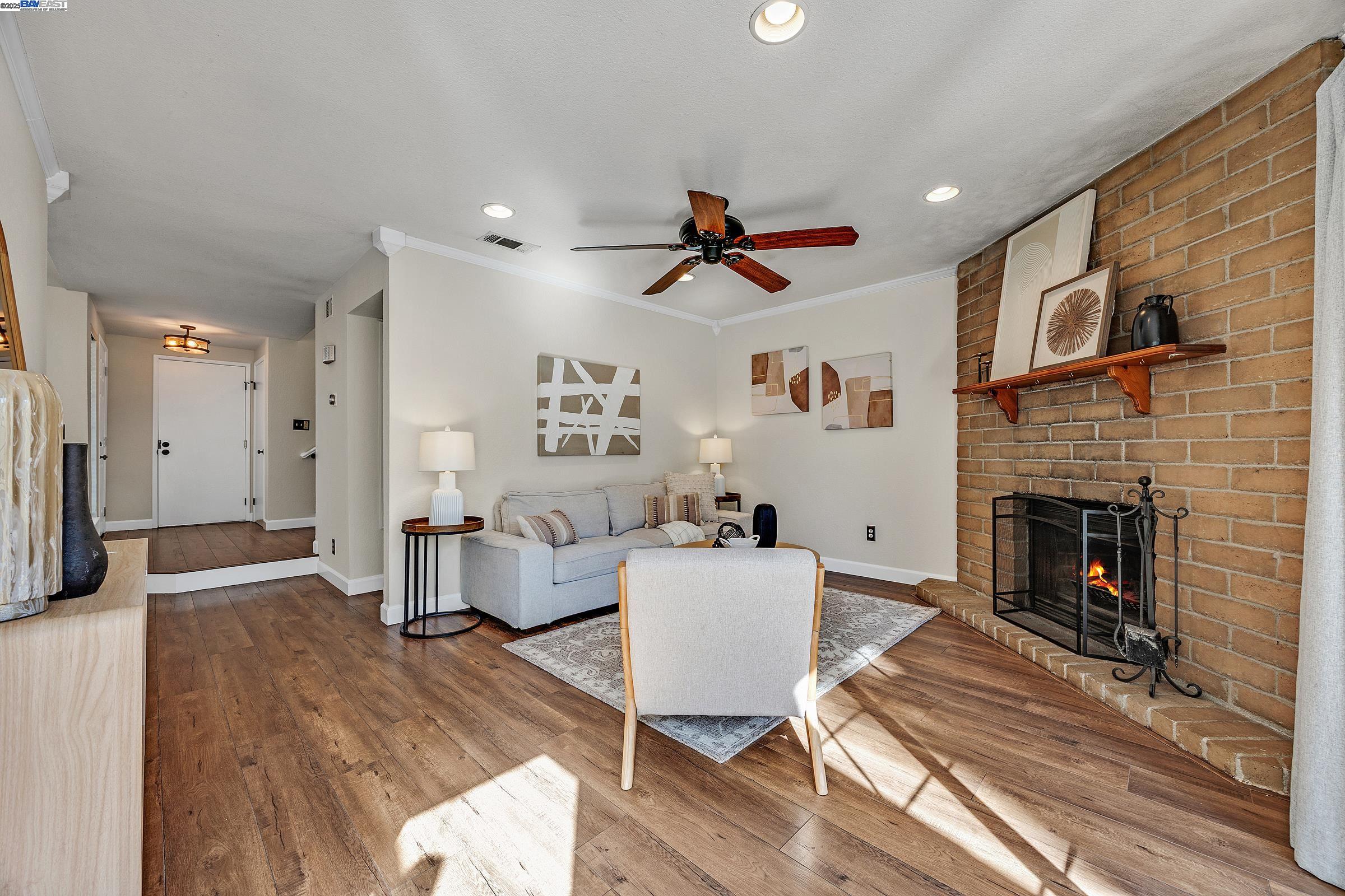 243 Northwood Cmns