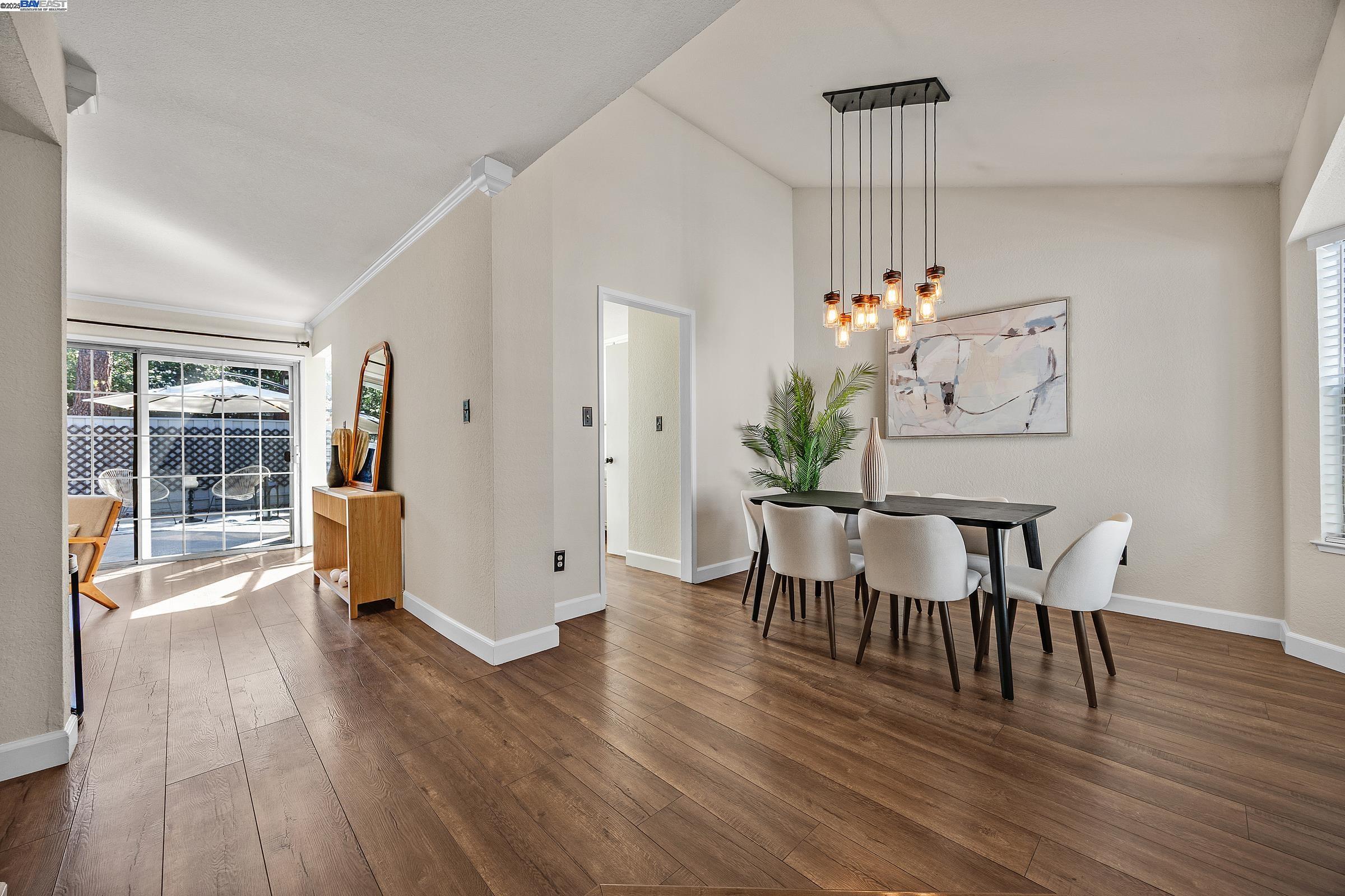 243 Northwood Cmns