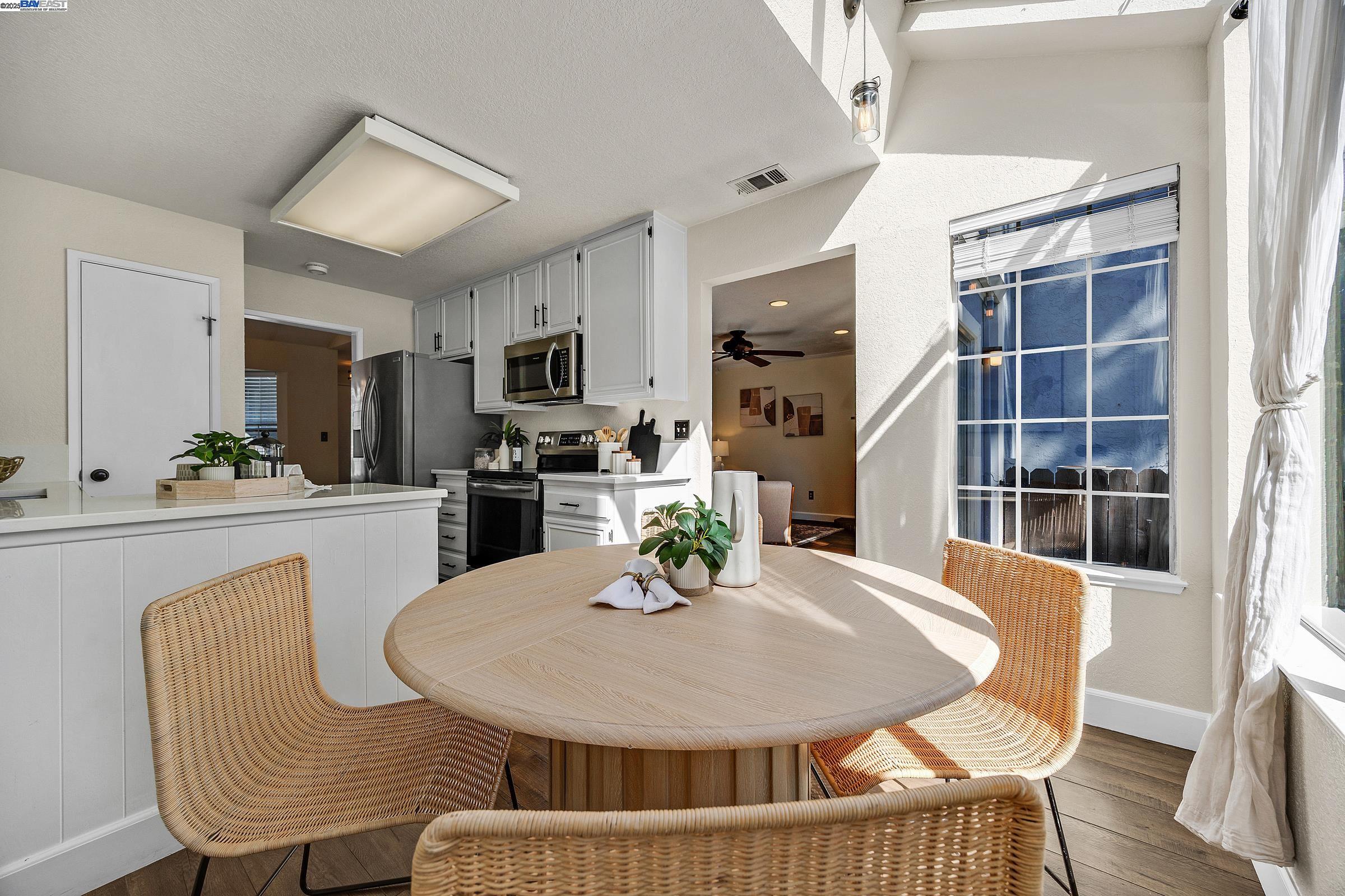 243 Northwood Cmns