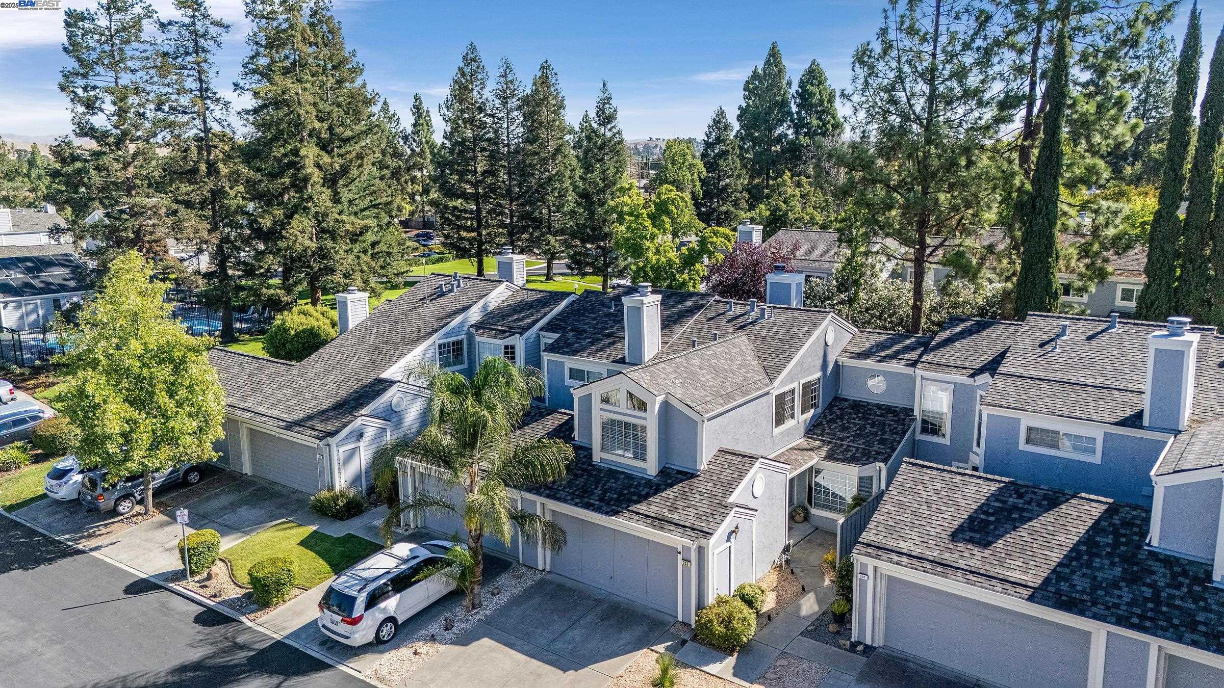 243 Northwood Cmns