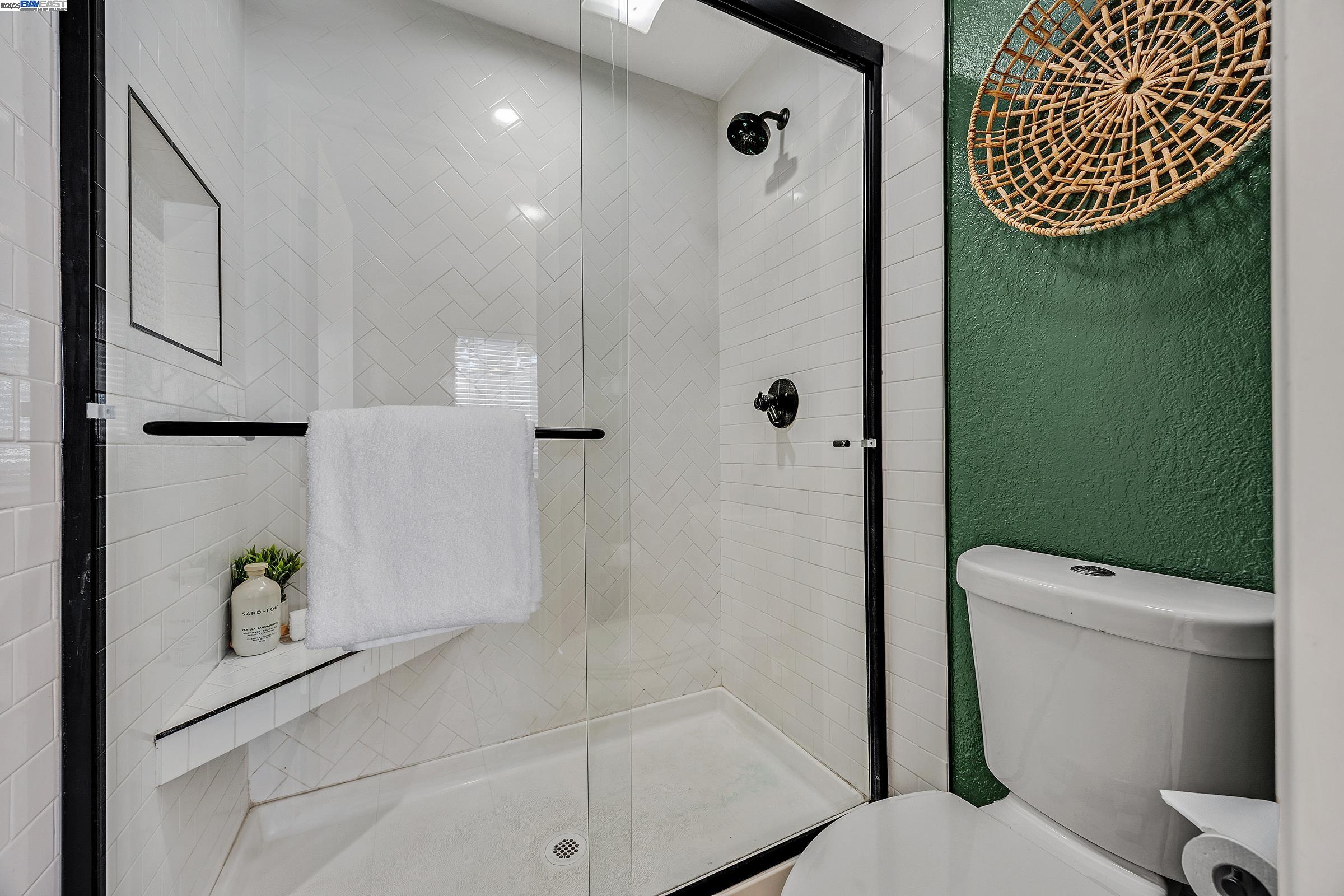 243 Northwood Cmns