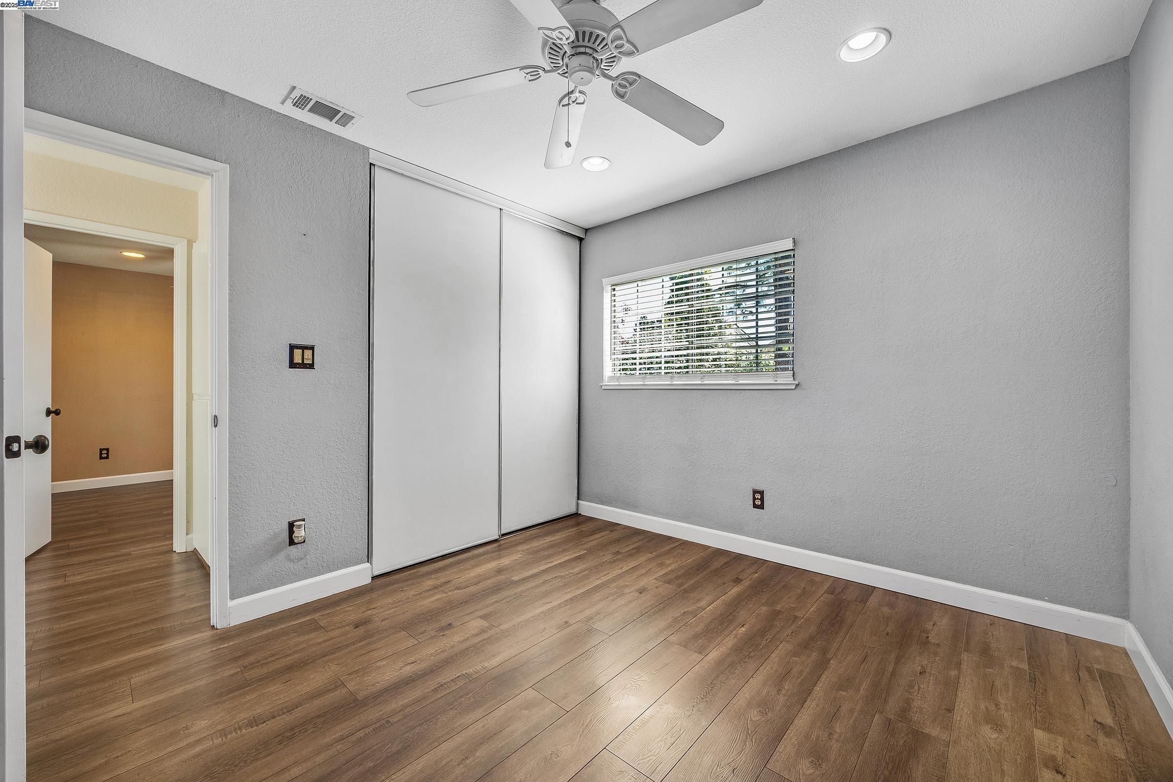 243 Northwood Cmns