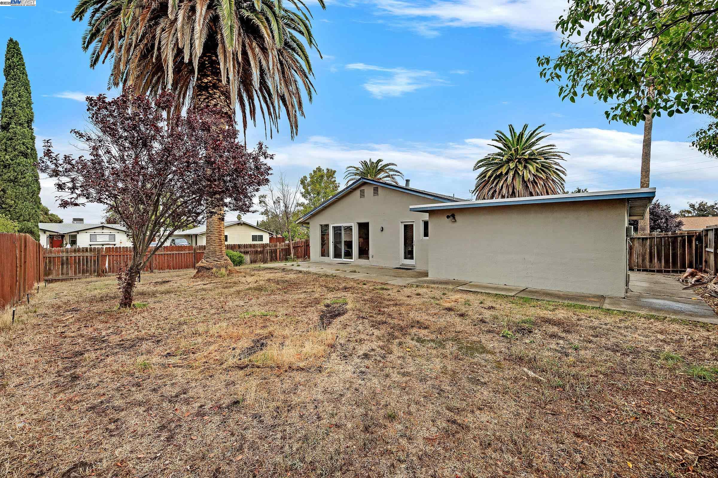 1688 Bluebell Dr