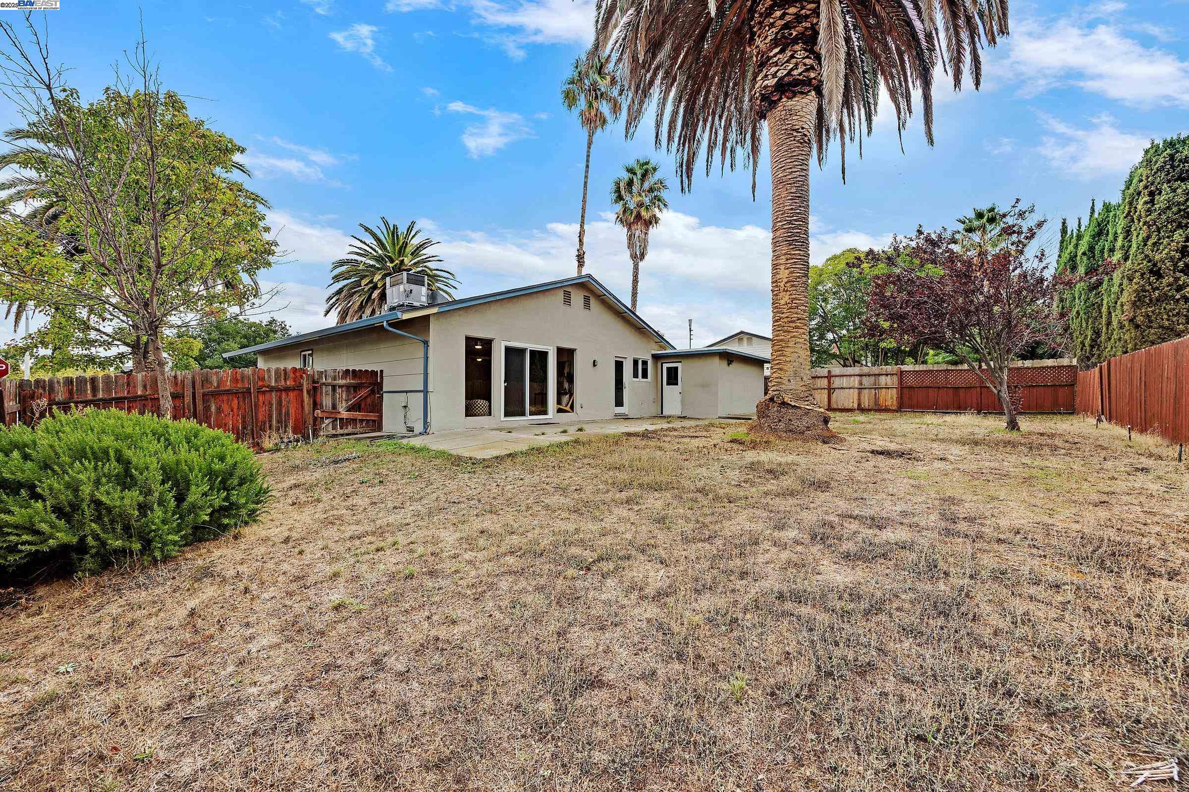 1688 Bluebell Dr