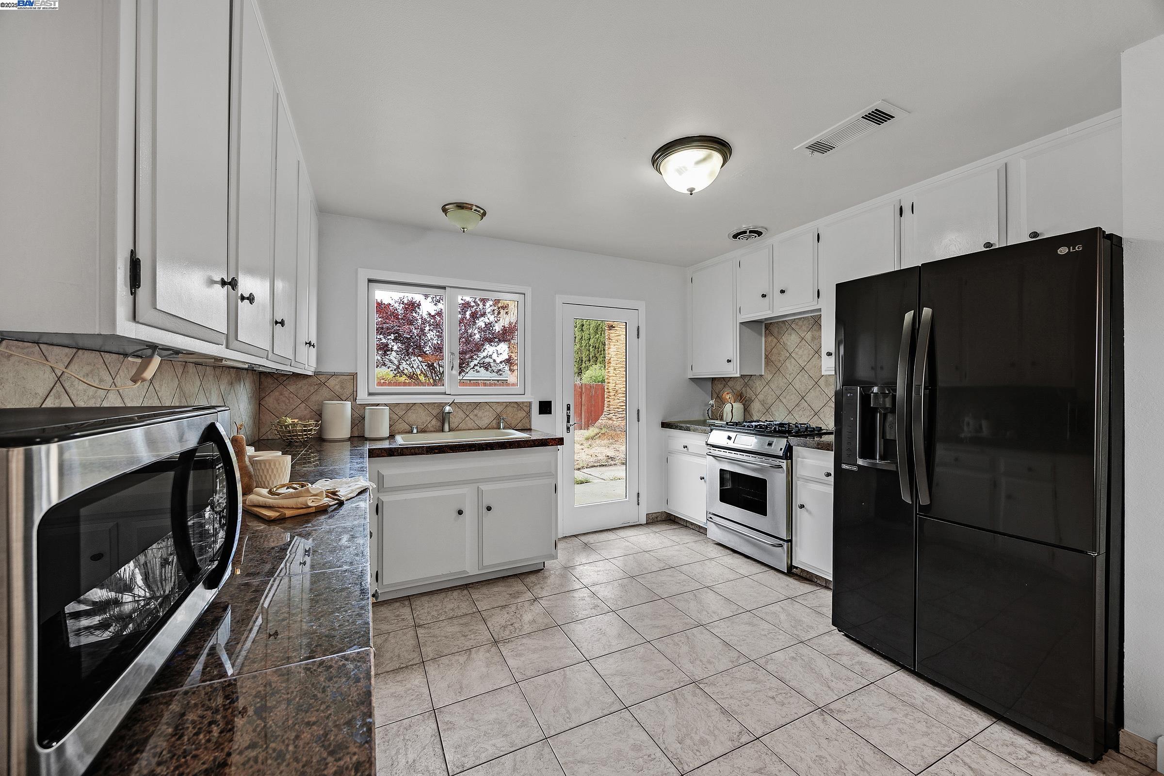 1688 Bluebell Dr
