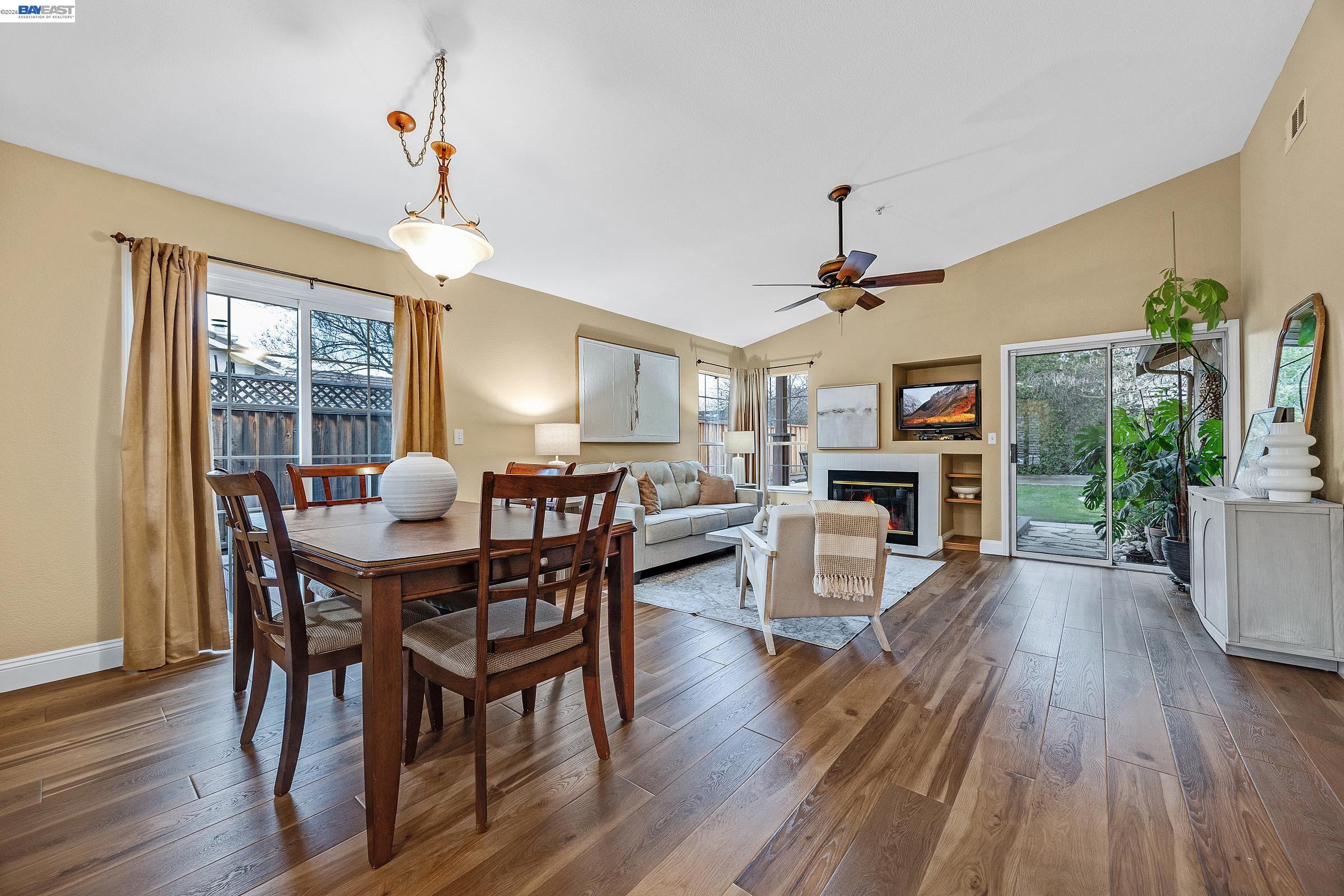 1127 Meadow Drive