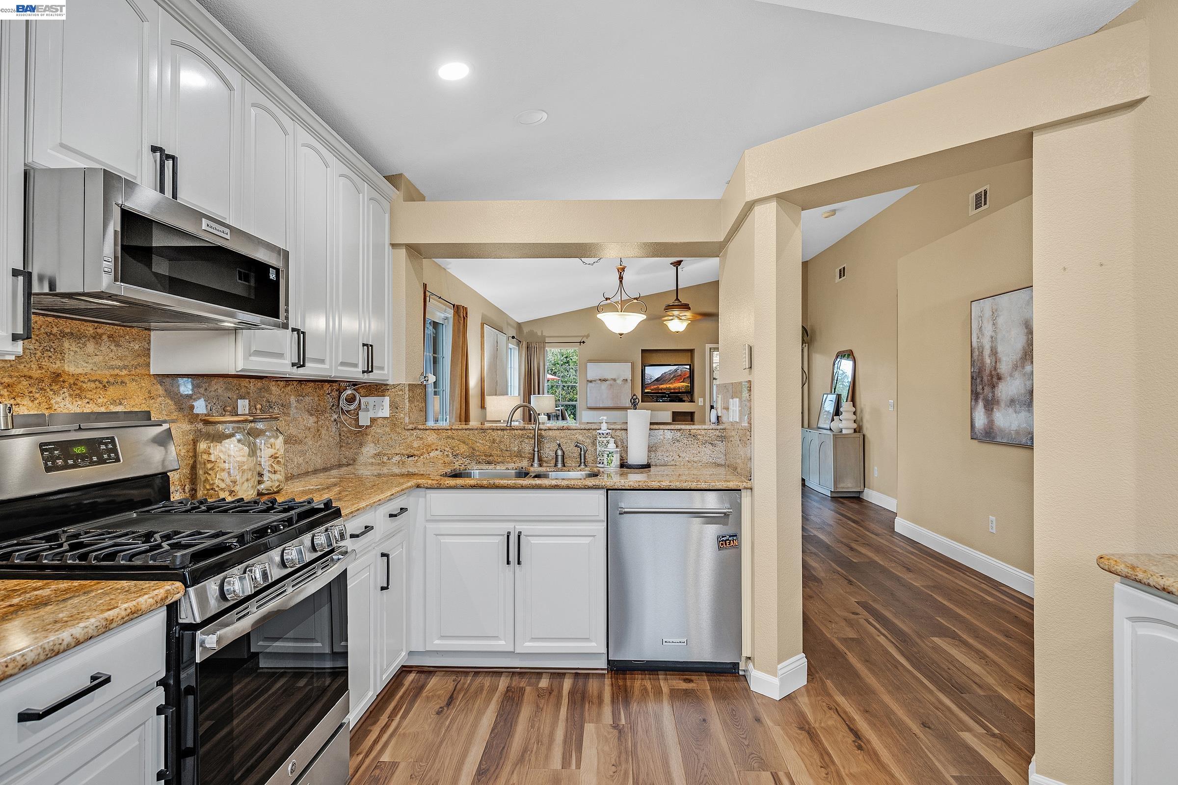 1127 Meadow Drive