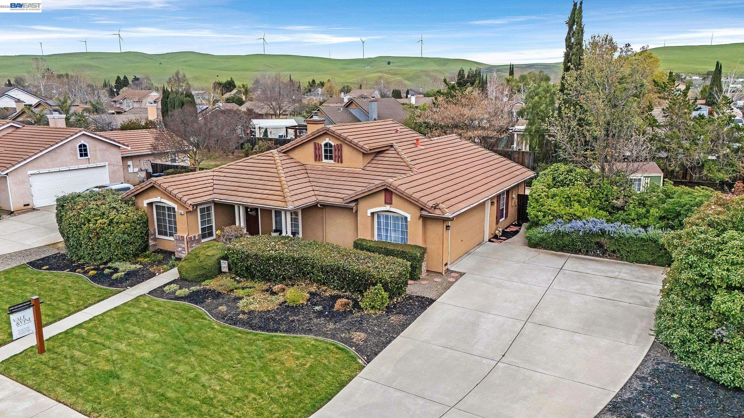 1127 Meadow Drive