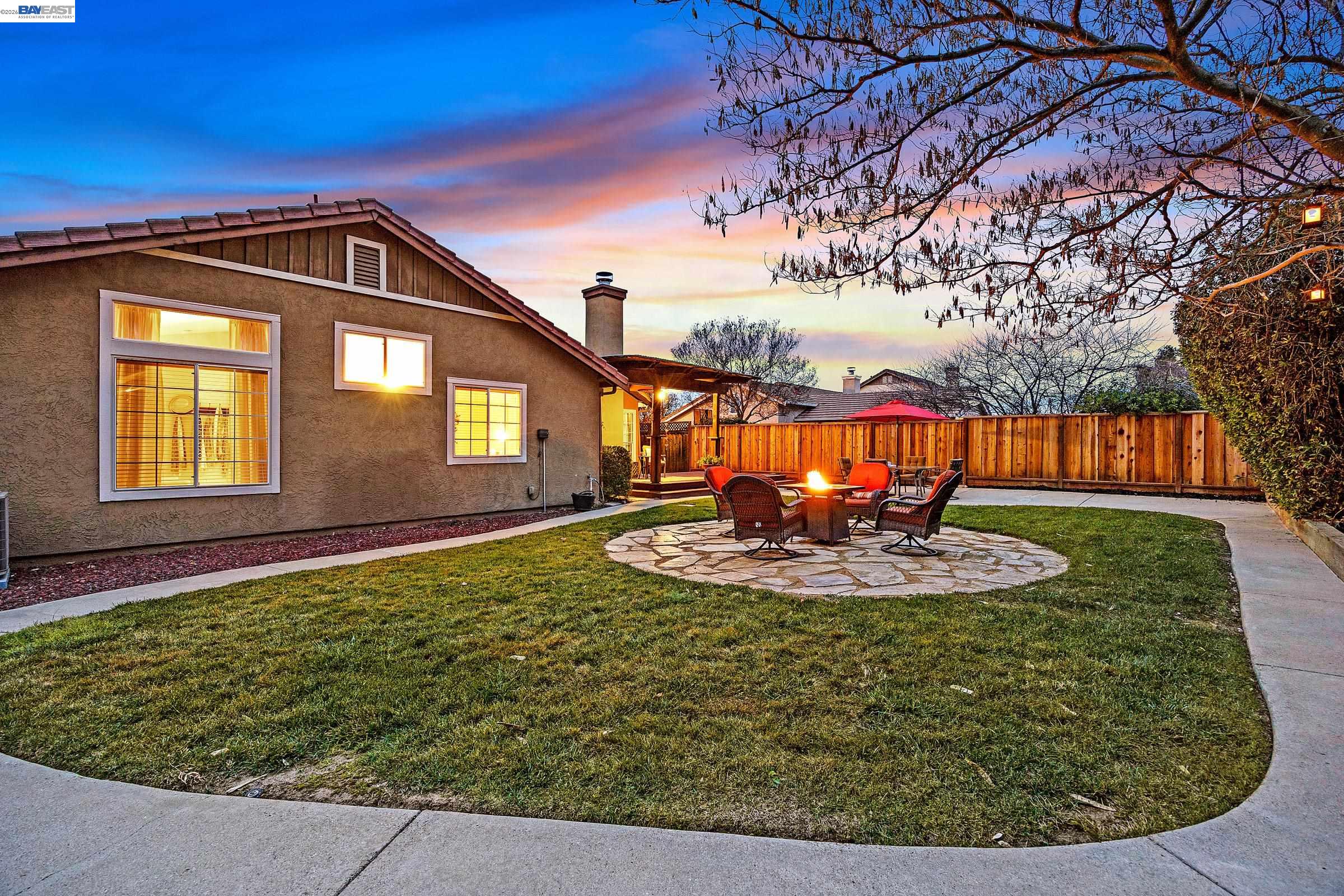1127 Meadow Drive