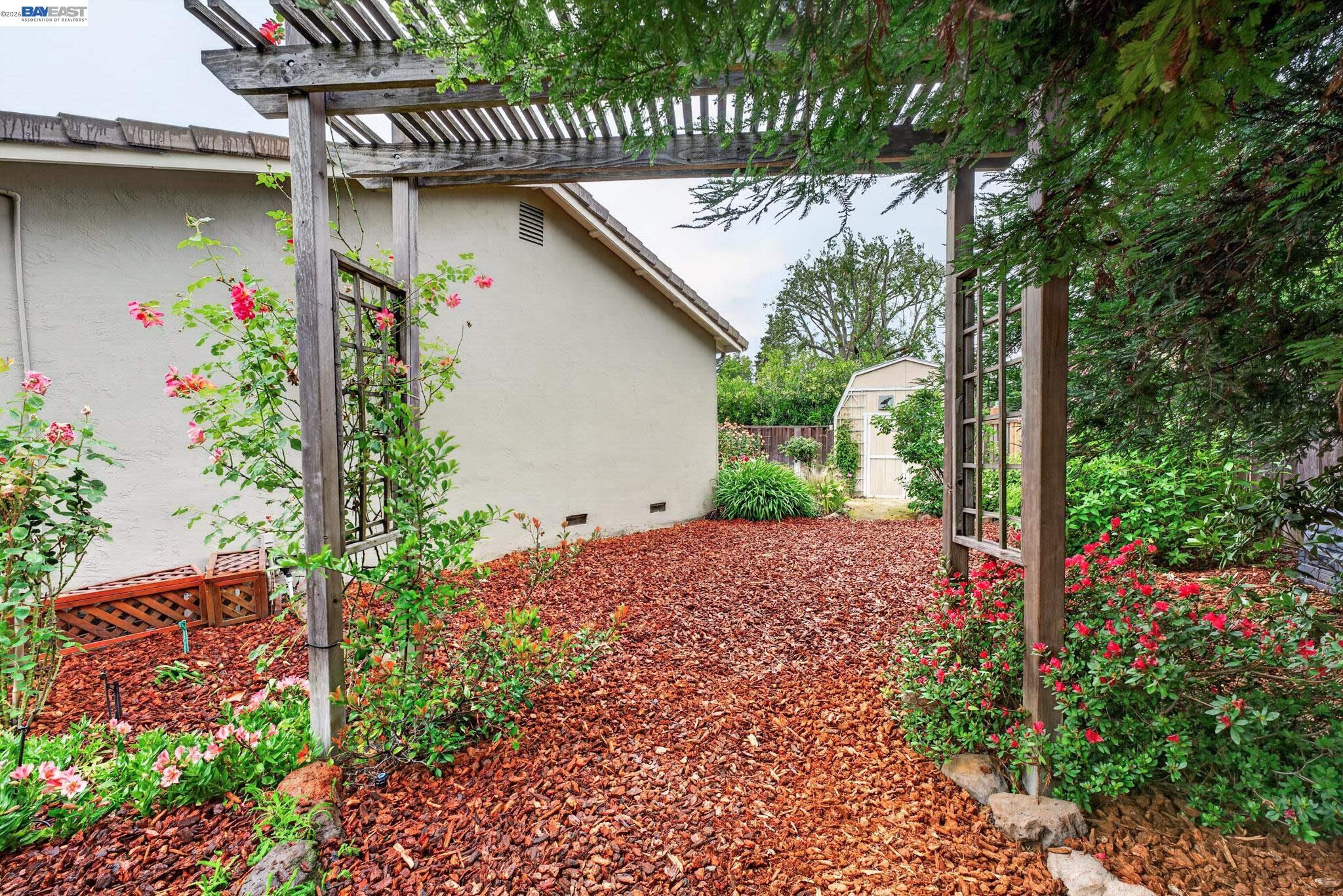 9 Del Oro Ct.