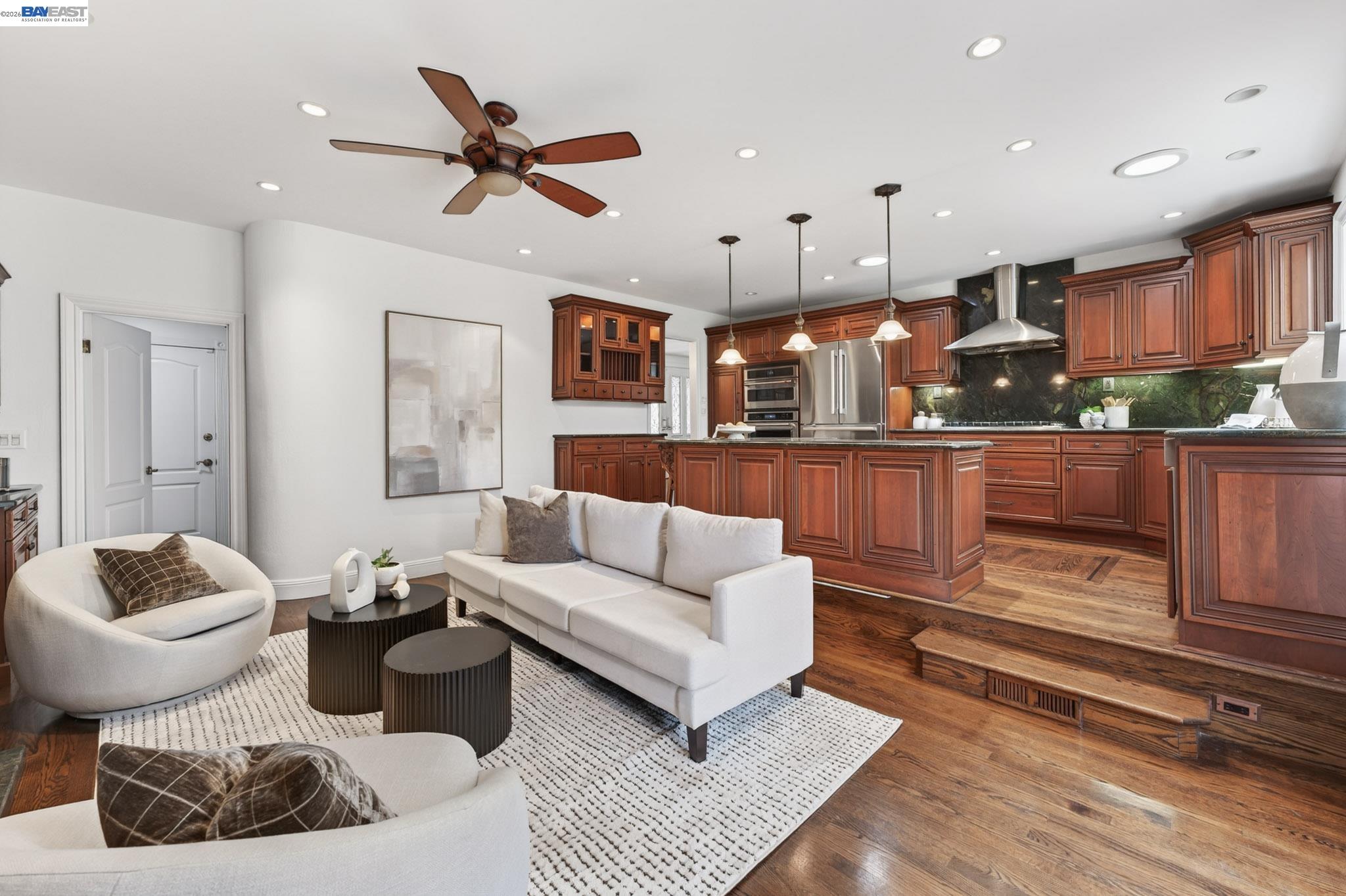 9 Del Oro Ct.