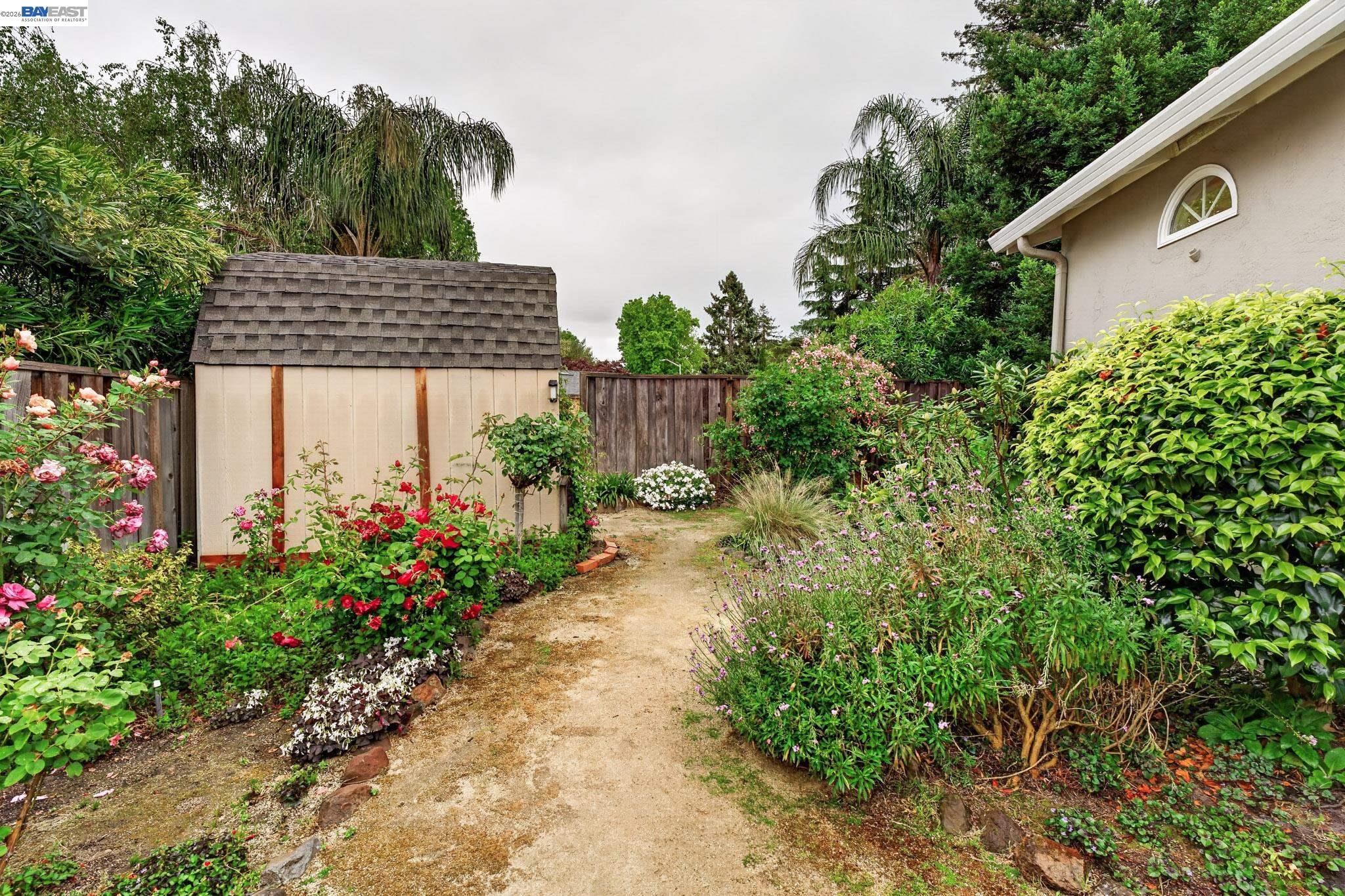 9 Del Oro Ct.