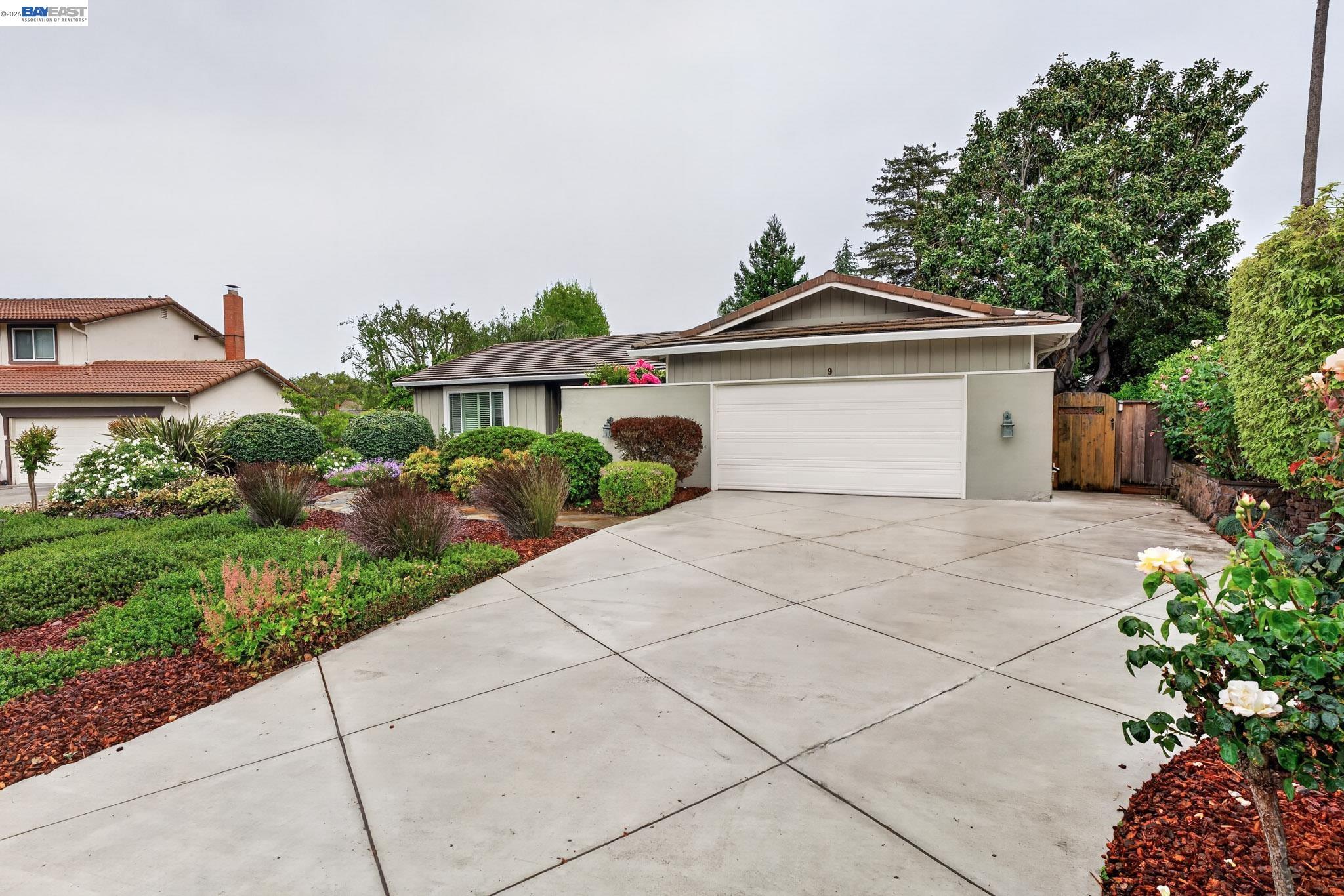 9 Del Oro Ct.