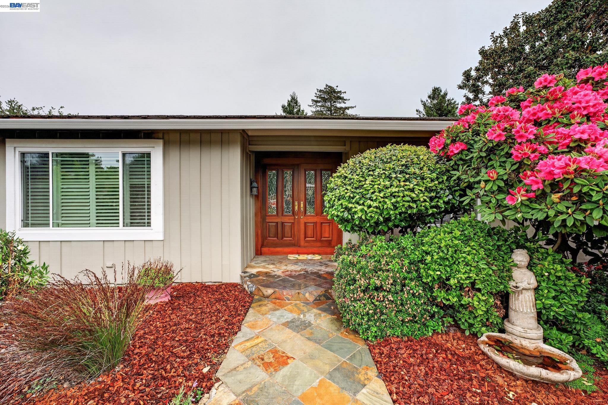 9 Del Oro Ct.