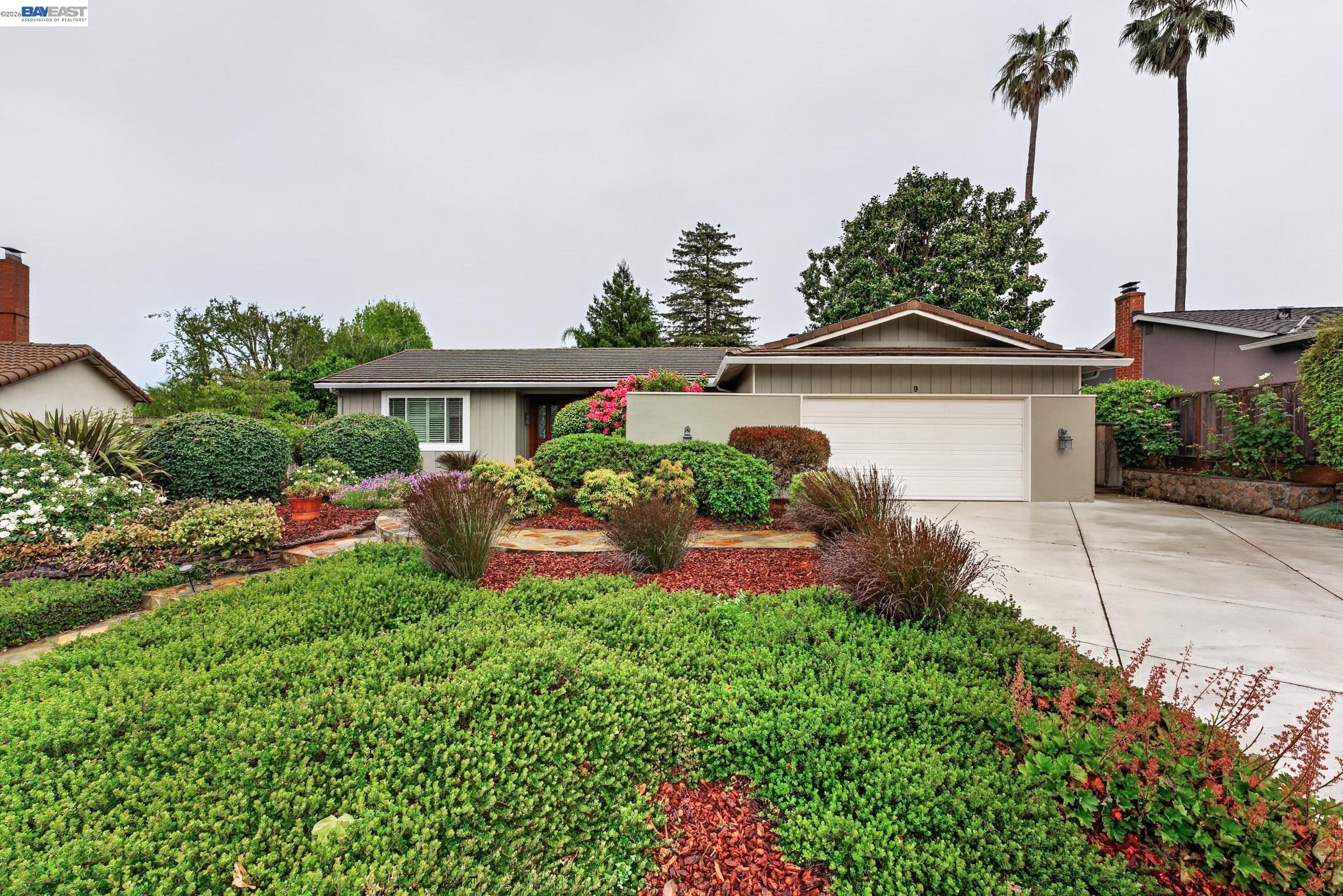 9 Del Oro Ct.