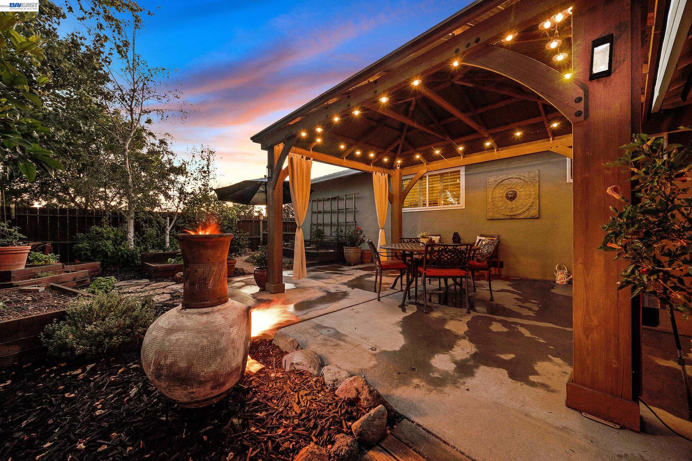 325 Polk Way