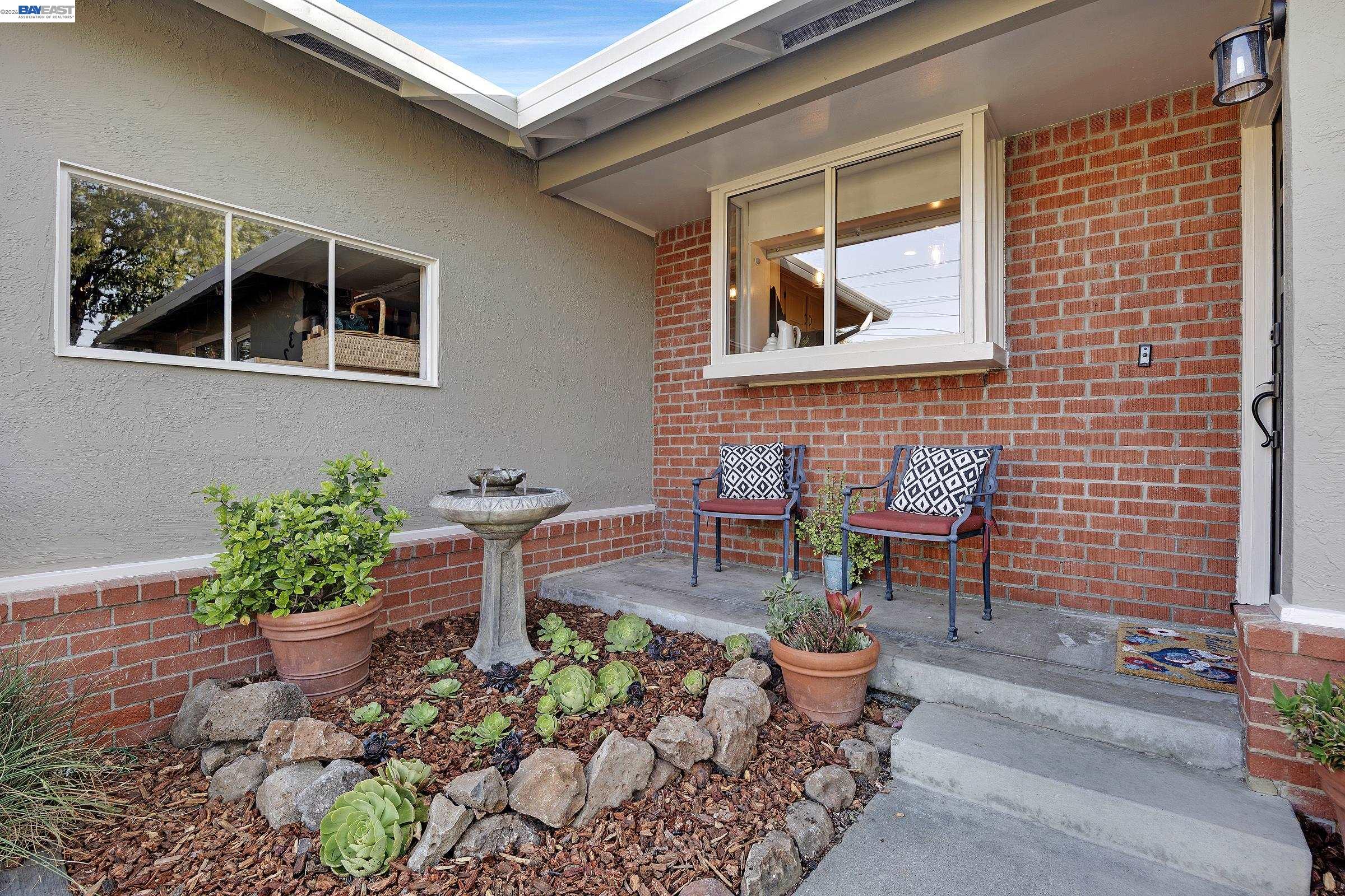 325 Polk Way
