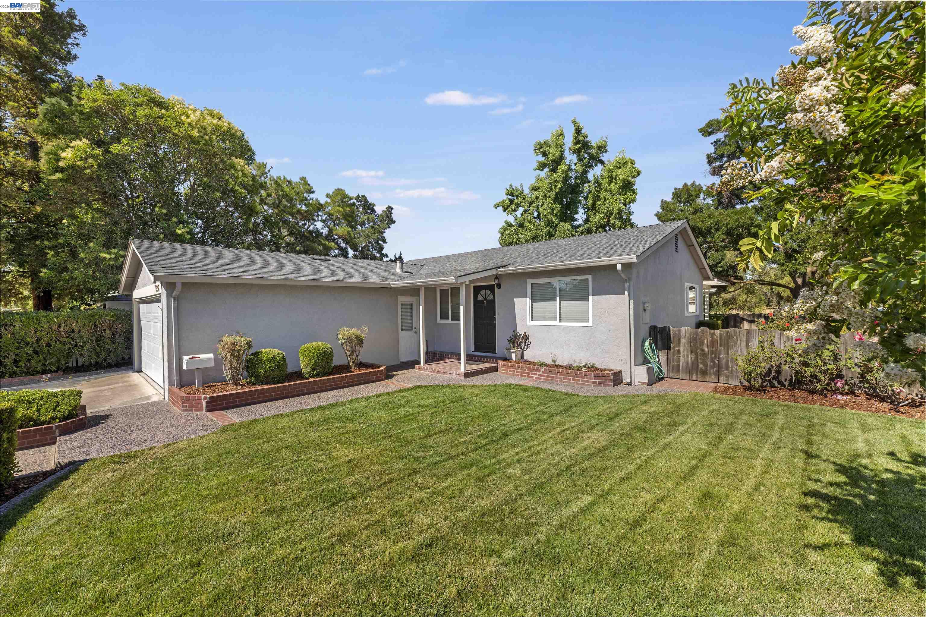1596 Heather Lane